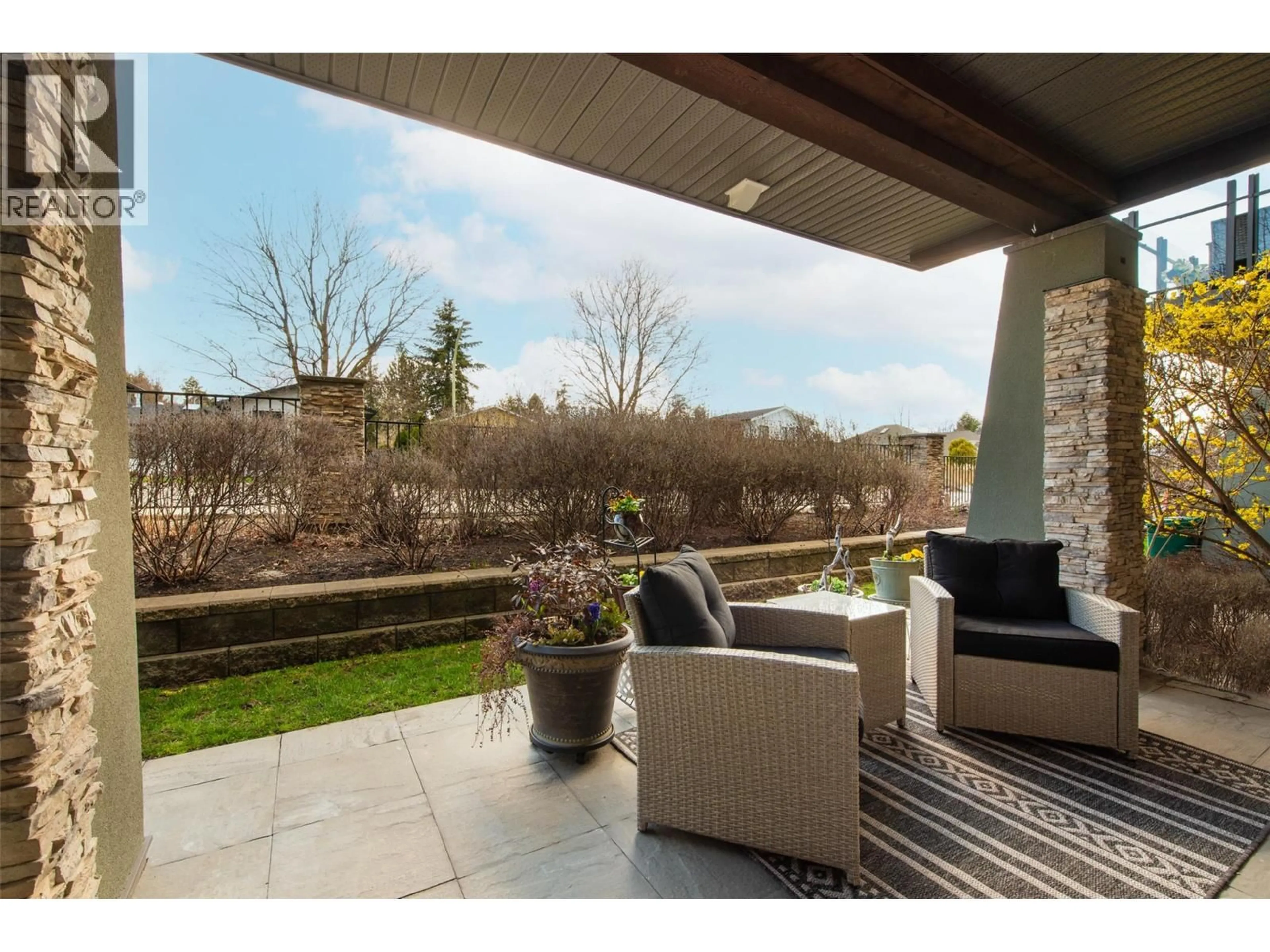 Patio, water/lake/river/ocean view for 109 - 600 SARSONS ROAD, Kelowna British Columbia V1W5H5