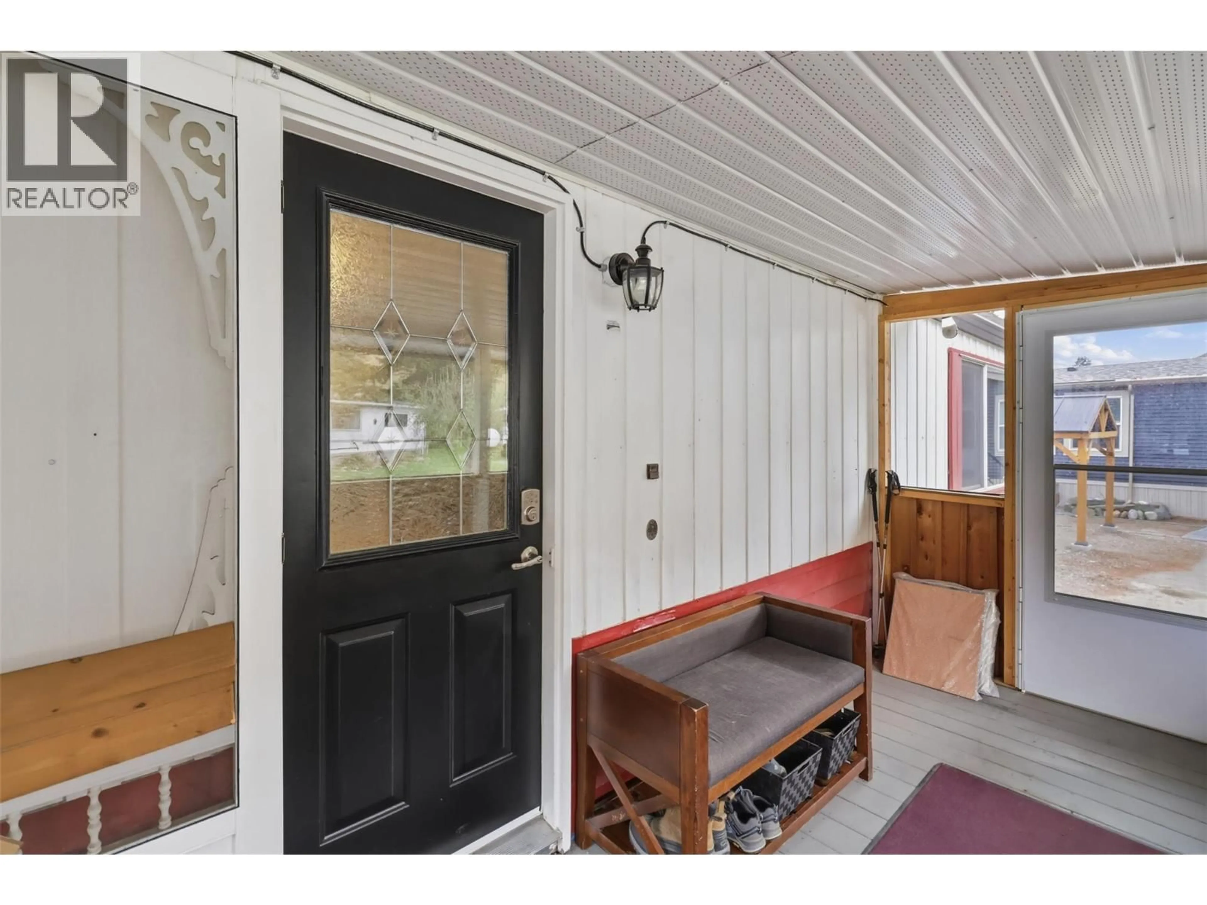 Indoor entryway for 141 - 2401 ORD ROAD, Kamloops British Columbia V2B7V8