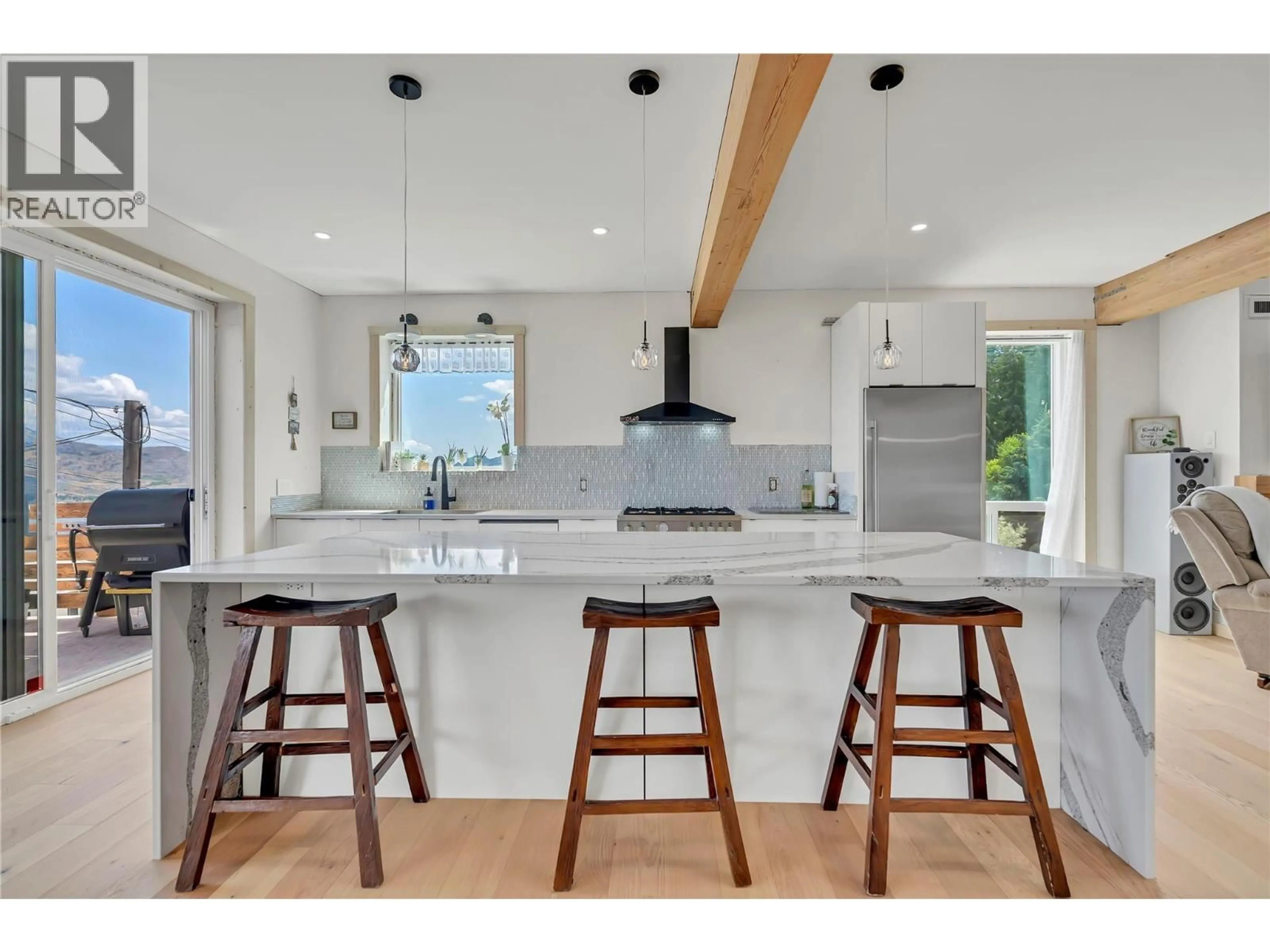 Open concept kitchen, unknown for 6074 JACKSON CRESCENT, Peachland British Columbia V0H1X4