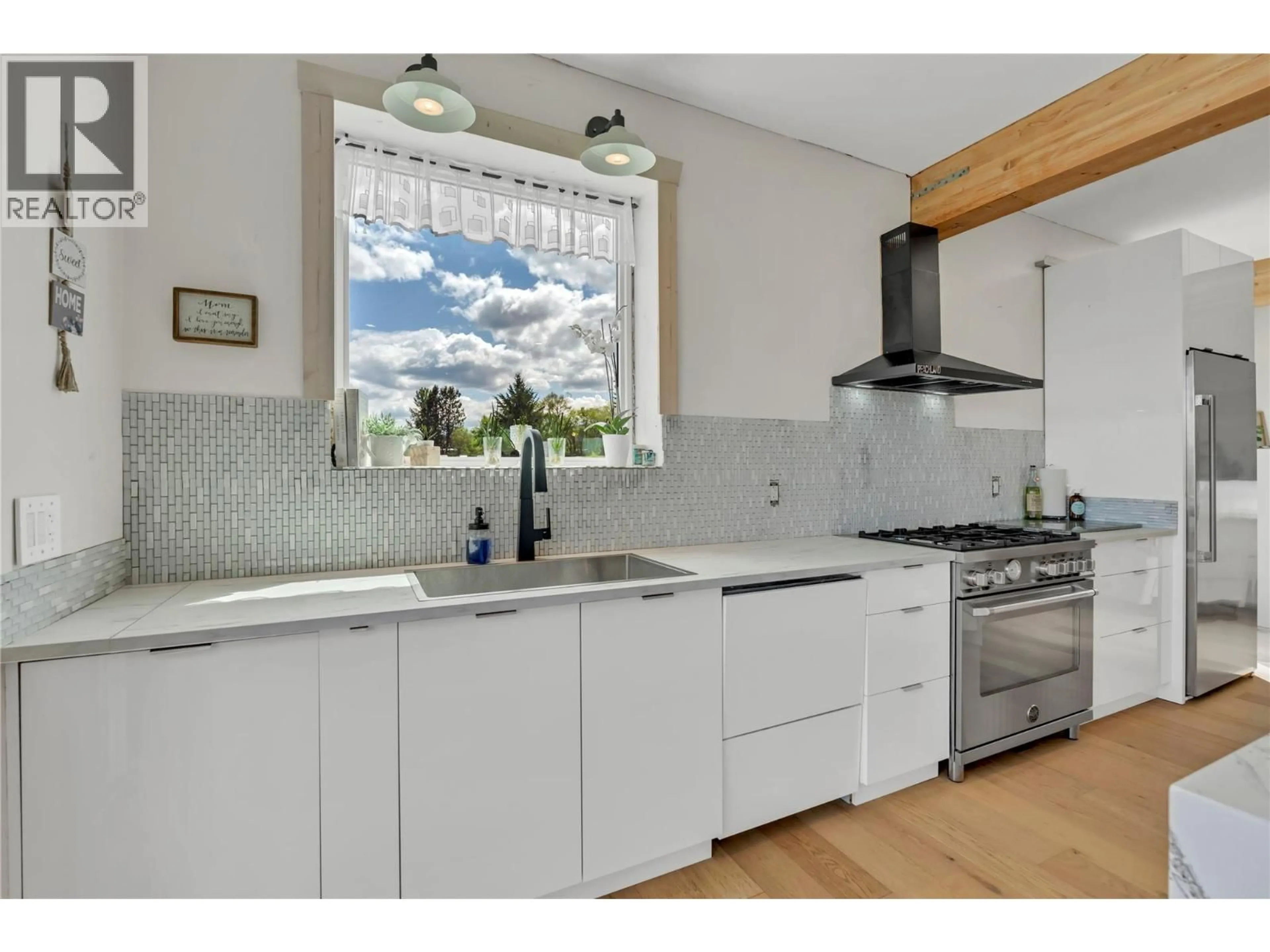 Unknown for 6074 JACKSON CRESCENT, Peachland British Columbia V0H1X4