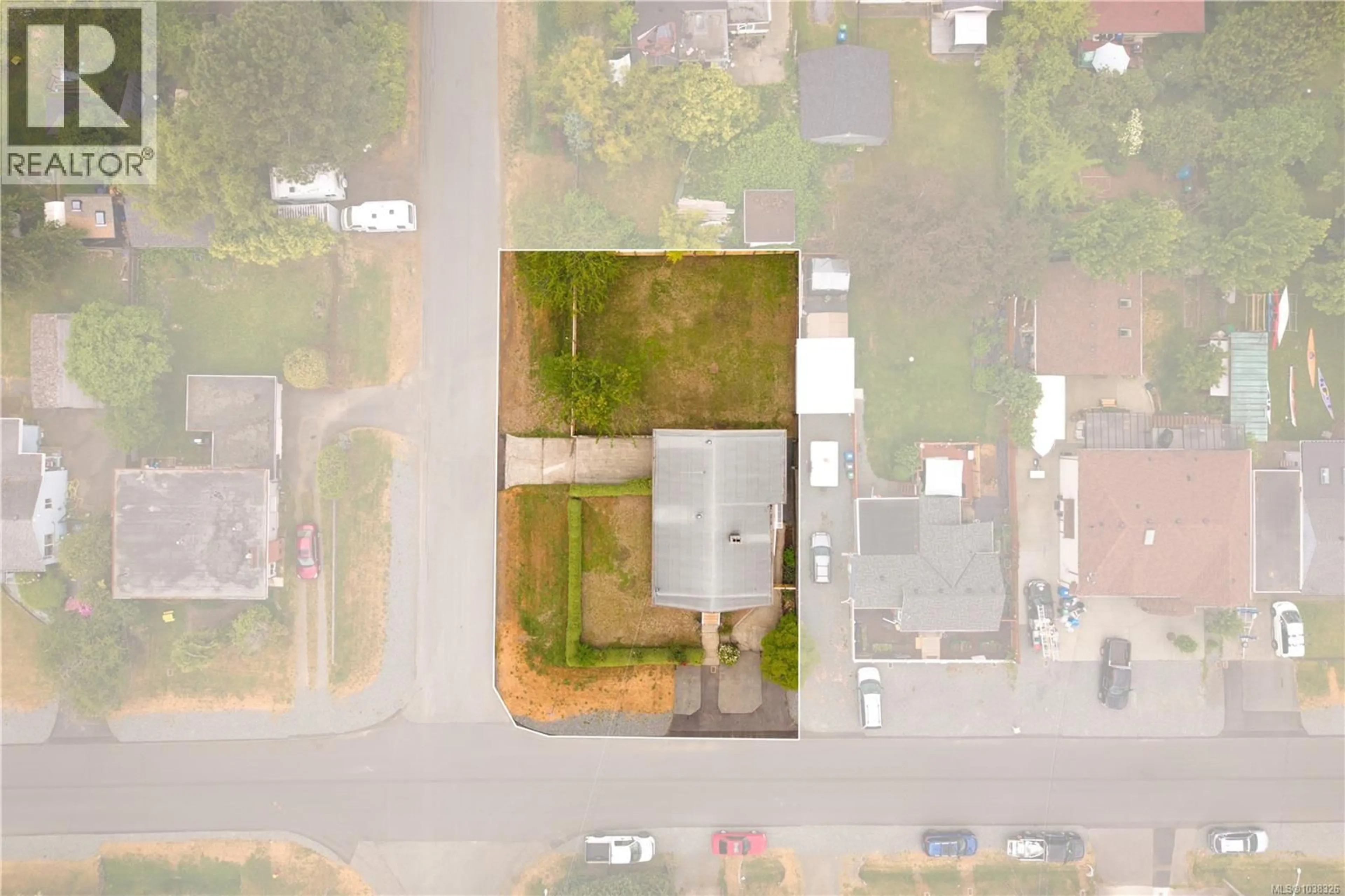 A pic from outside/outdoor area/front of a property/back of a property/a pic from drone, street for 880 OAKLEY STREET, Nanaimo British Columbia V9S2A2