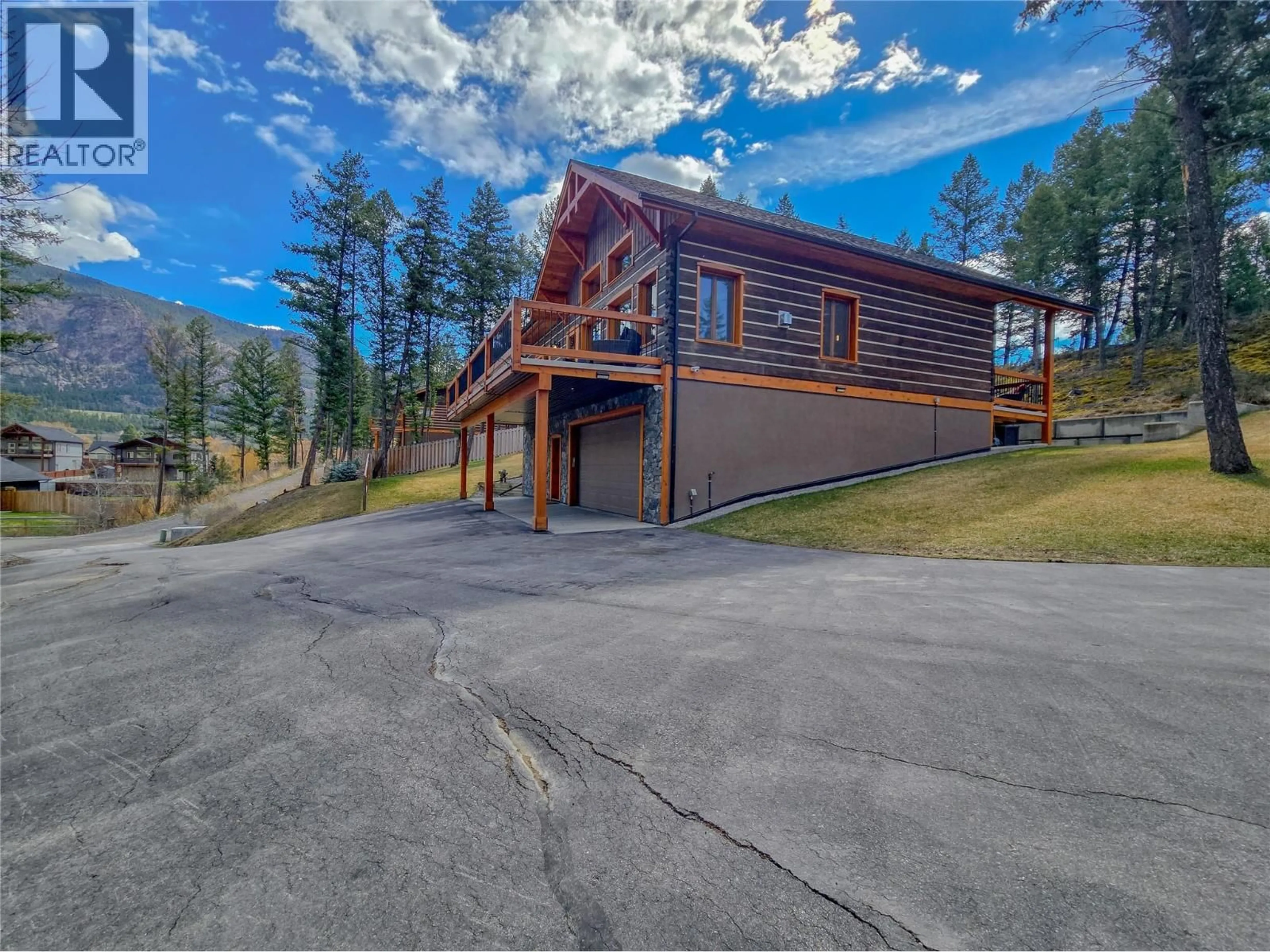 A pic from outside/outdoor area/front of a property/back of a property/a pic from drone, unknown for 983 SWANSEA VIEW ROAD, Invermere British Columbia V0A1K3