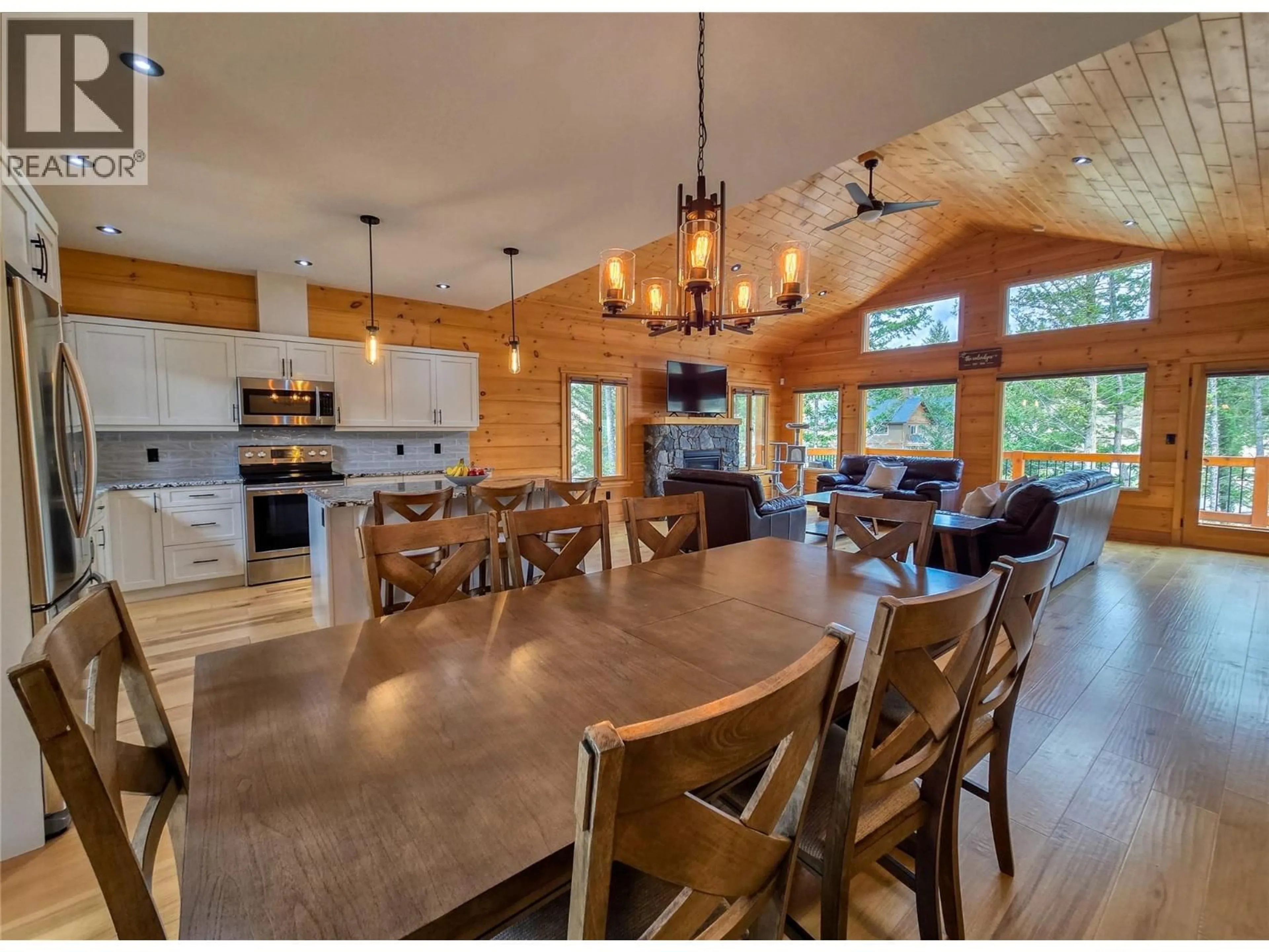 Open concept kitchen, unknown for 983 SWANSEA VIEW ROAD, Invermere British Columbia V0A1K3