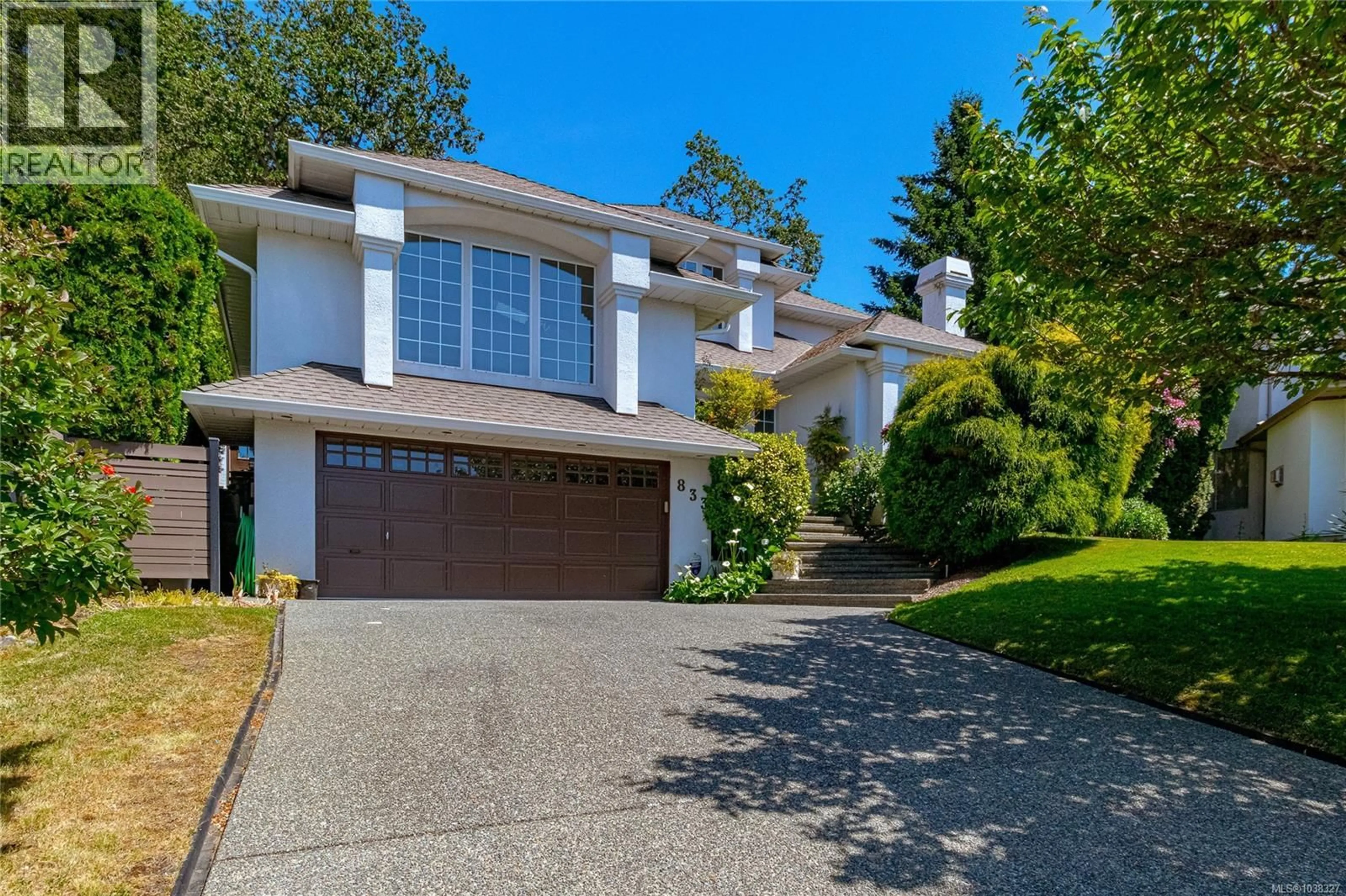 Unknown for 833 ROYAL WOOD PLACE, Saanich British Columbia V8Y3C5