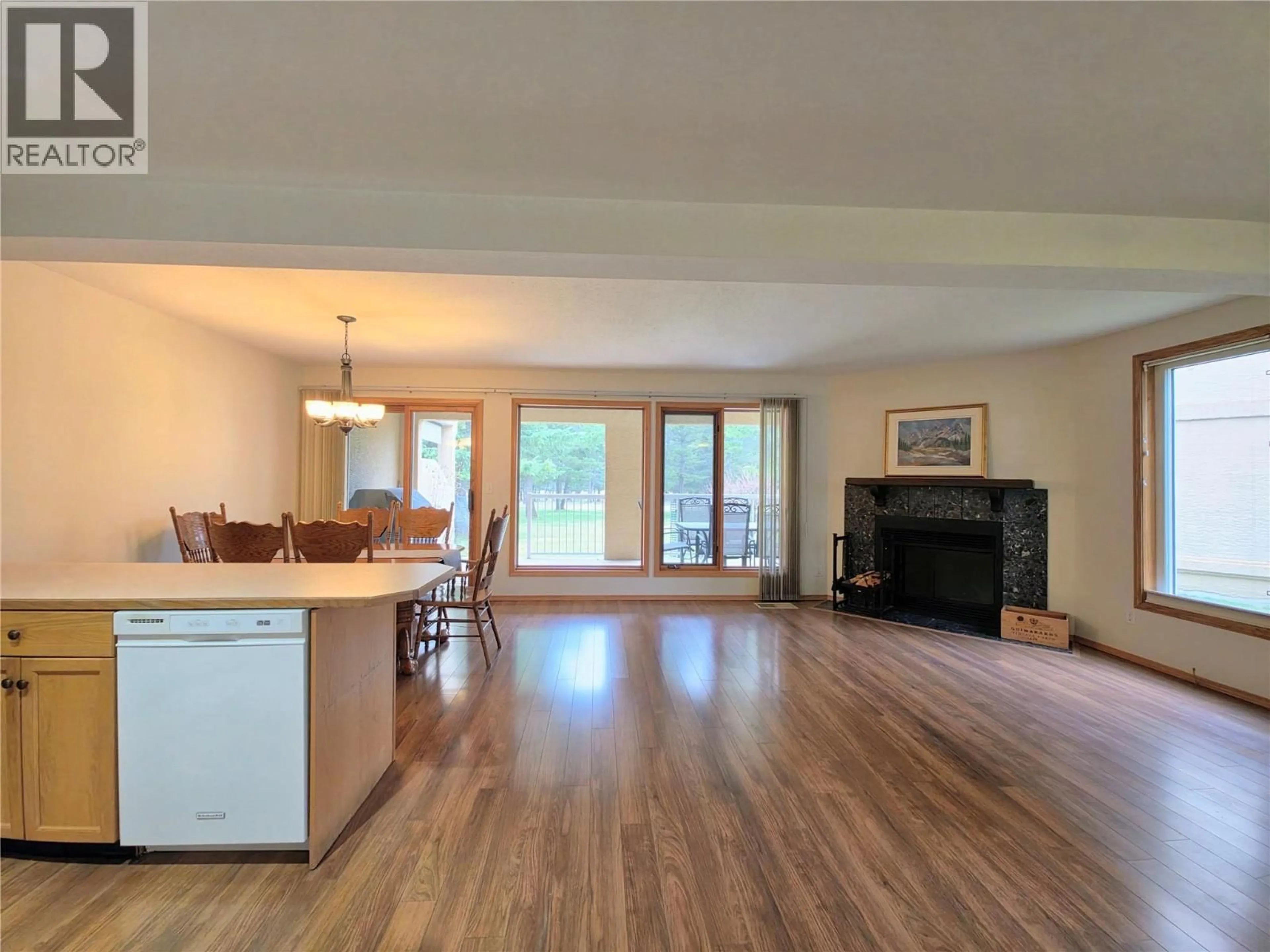 Unknown for 8 - 7595 PIONEER AVENUE, Radium Hot Springs British Columbia V0A1M0