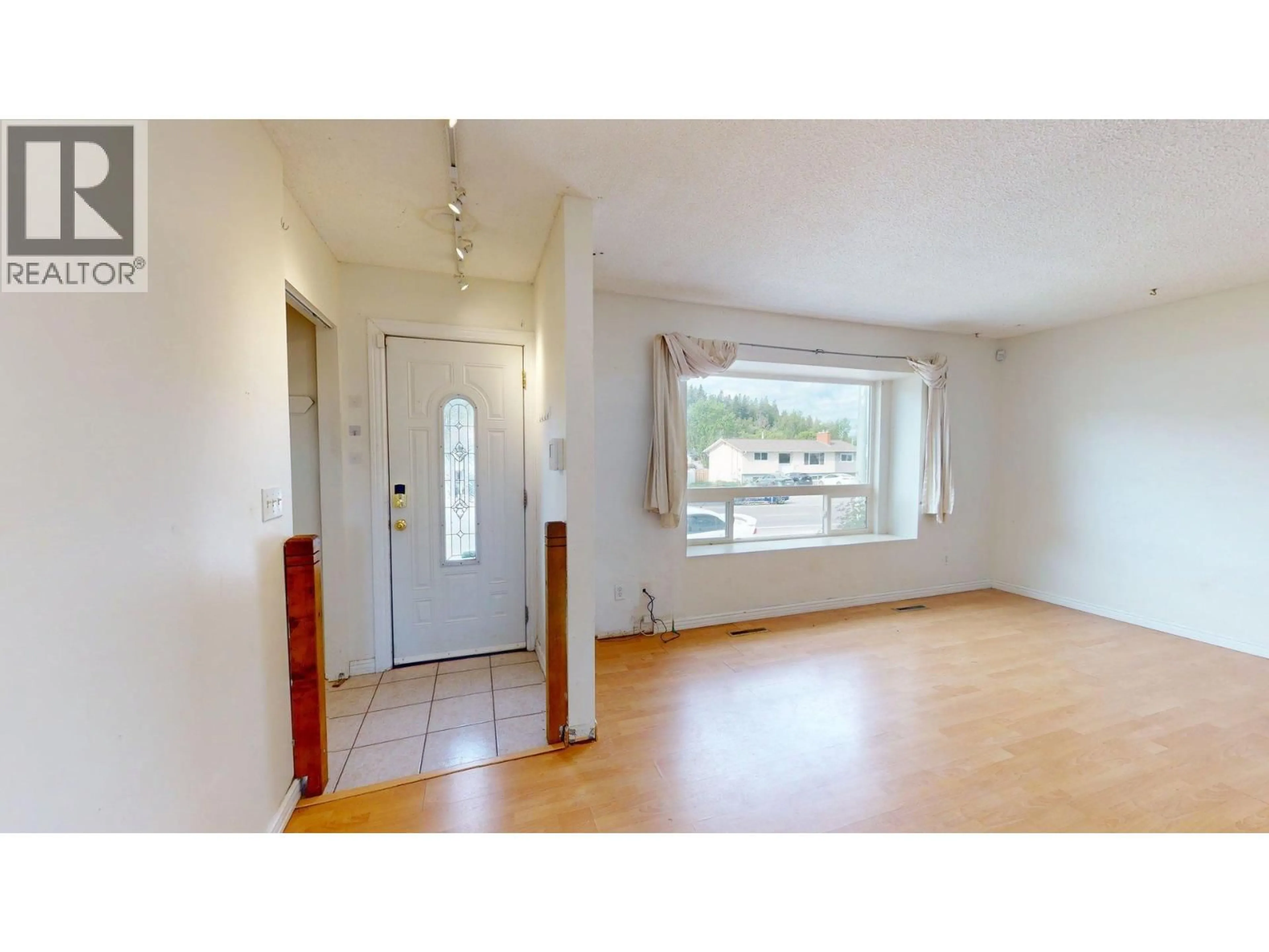 A pic of a room for 2634 SPRINGFIELD ROAD, Kelowna British Columbia V1X1B8