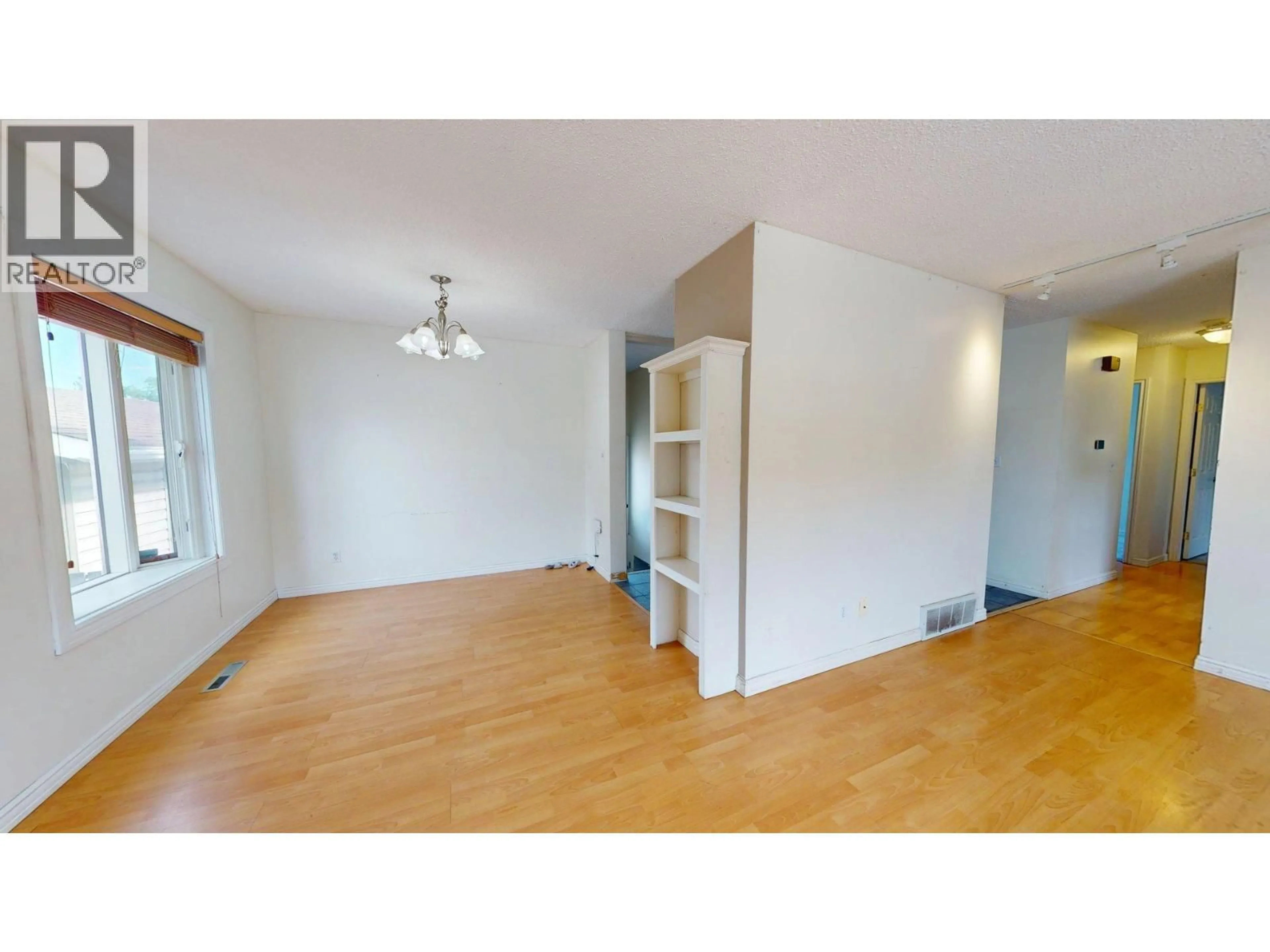 A pic of a room for 2634 SPRINGFIELD ROAD, Kelowna British Columbia V1X1B8
