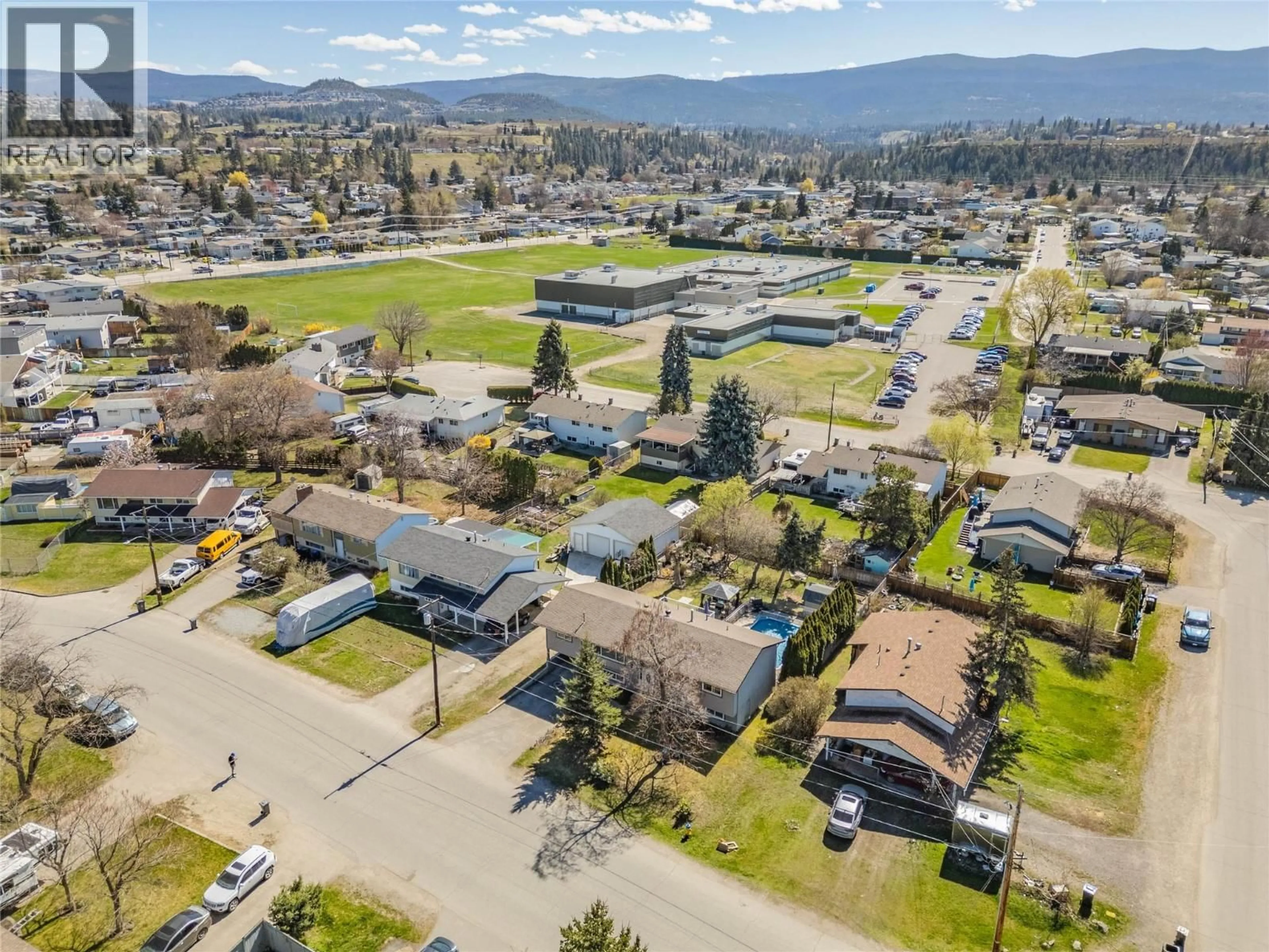 A pic from outside/outdoor area/front of a property/back of a property/a pic from drone, mountain view for 575 STIRLING ROAD, Kelowna British Columbia V1X3X4