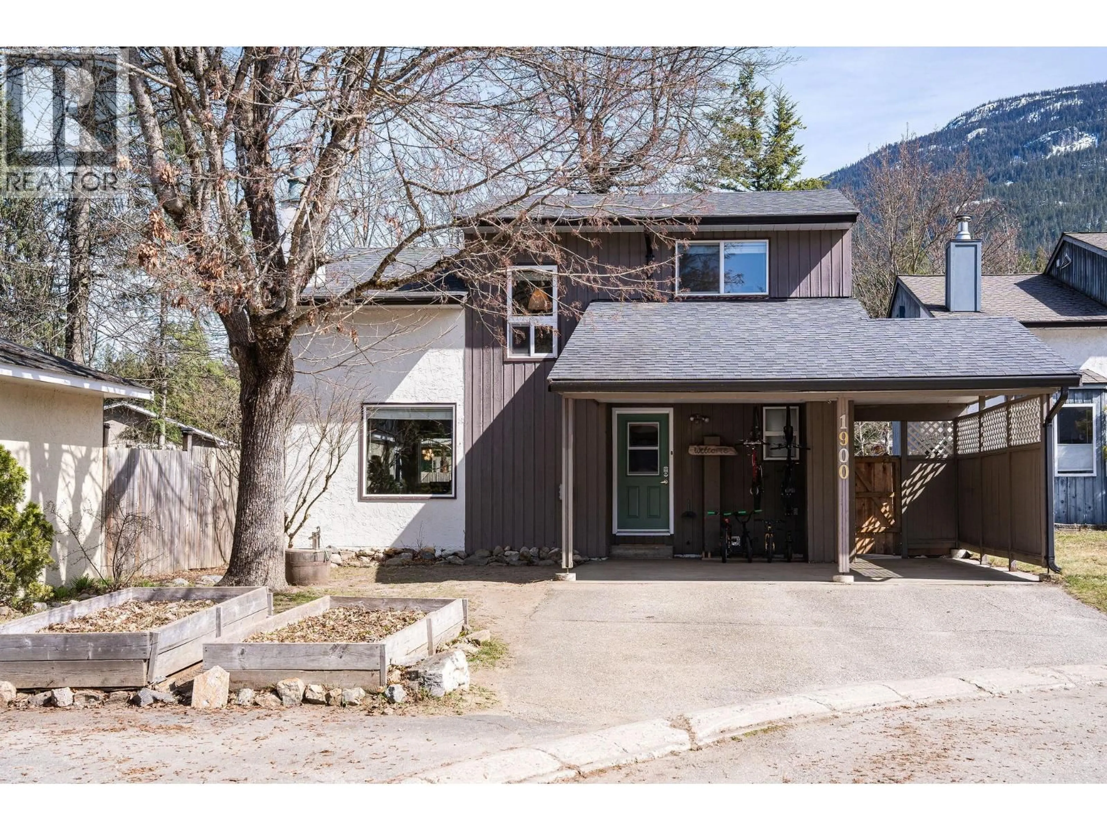 Unknown for 1900 JADE PLACE, Revelstoke British Columbia V0E2S0