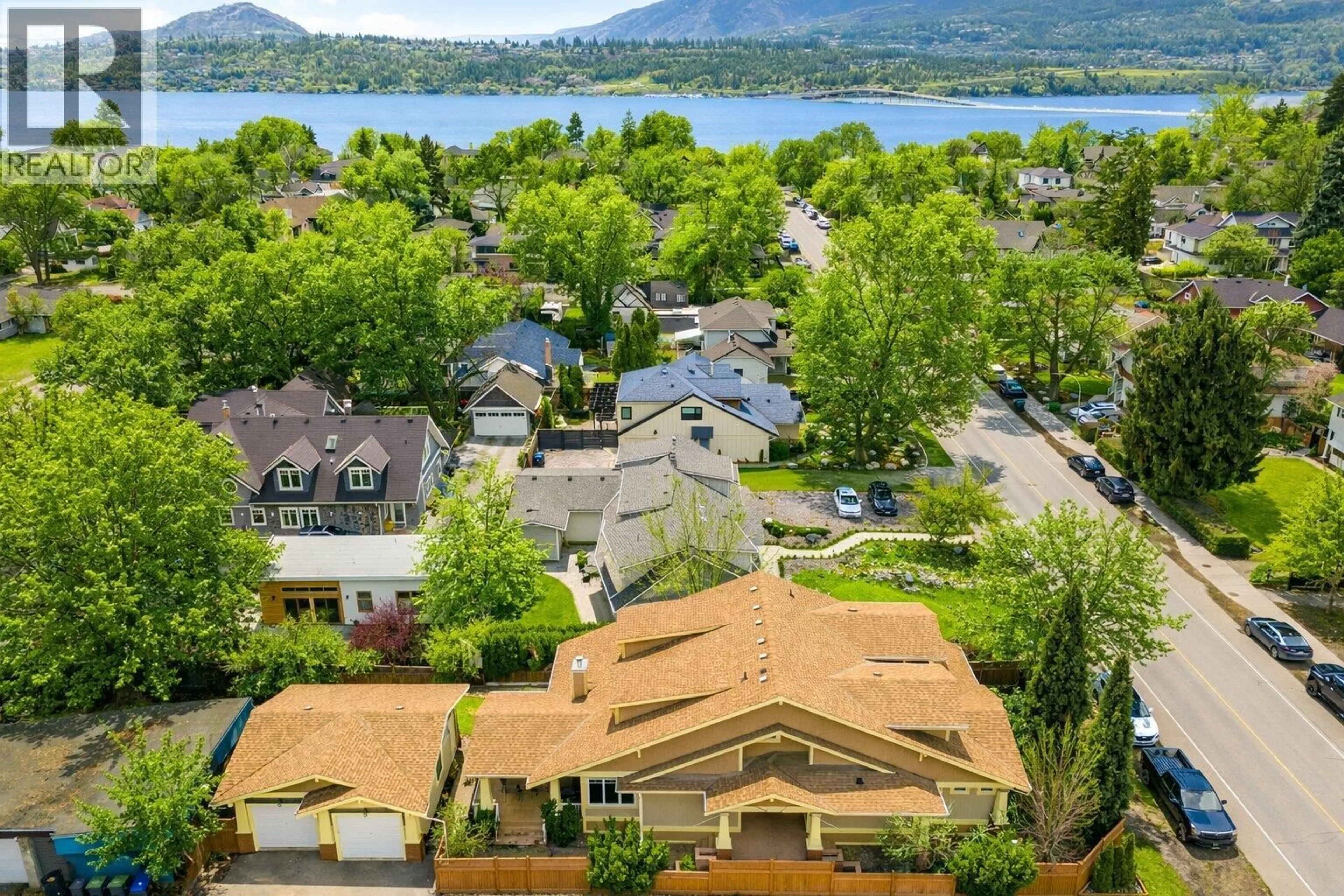 A pic from outside/outdoor area/front of a property/back of a property/a pic from drone, water/lake/river/ocean view for 451 CADDER AVENUE, Kelowna British Columbia V1Y5N2