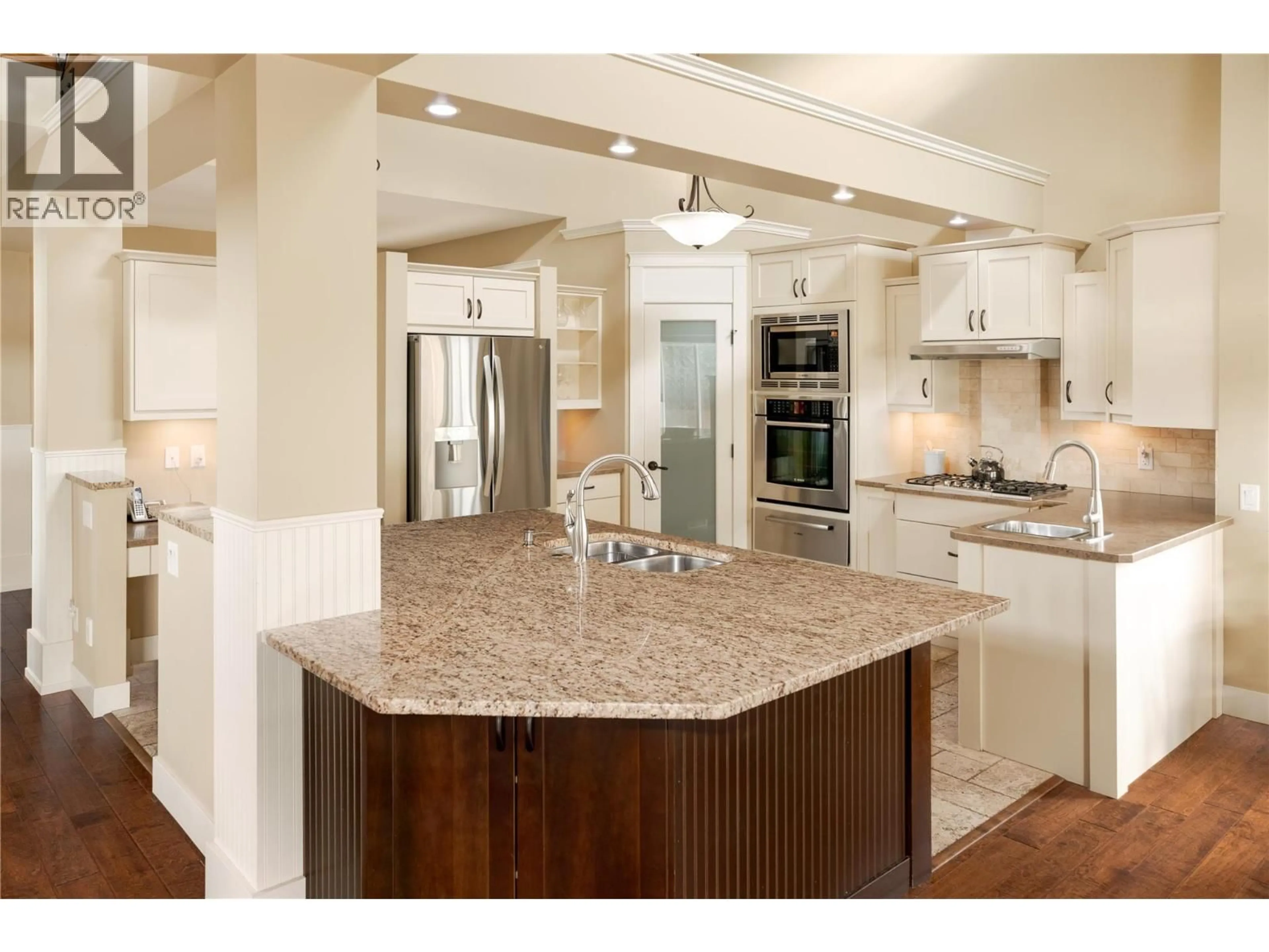 Open concept kitchen, unknown for 451 CADDER AVENUE, Kelowna British Columbia V1Y5N2