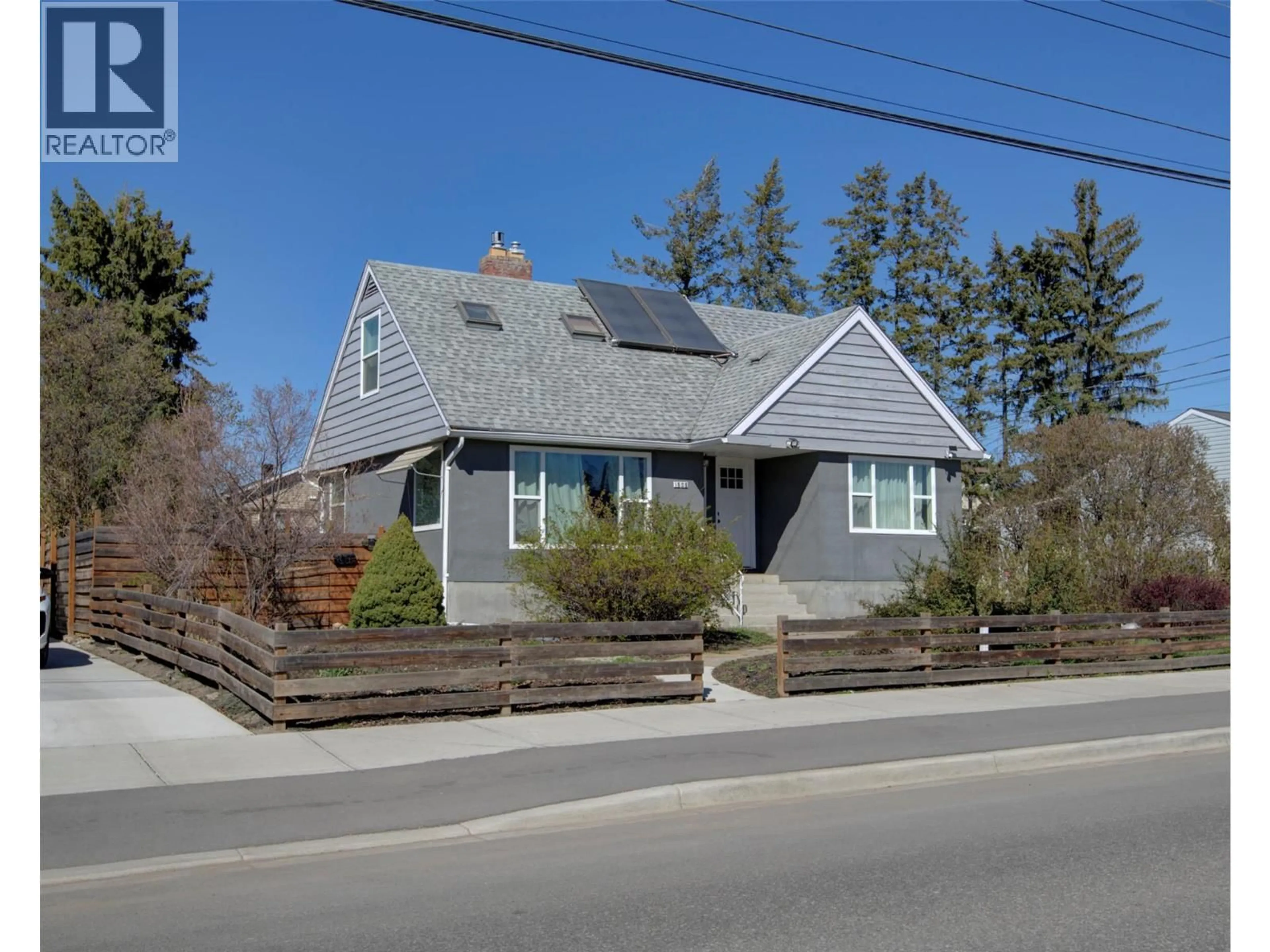 A pic from outside/outdoor area/front of a property/back of a property/a pic from drone, street for 1505 32 AVENUE, Vernon British Columbia V1T2H9