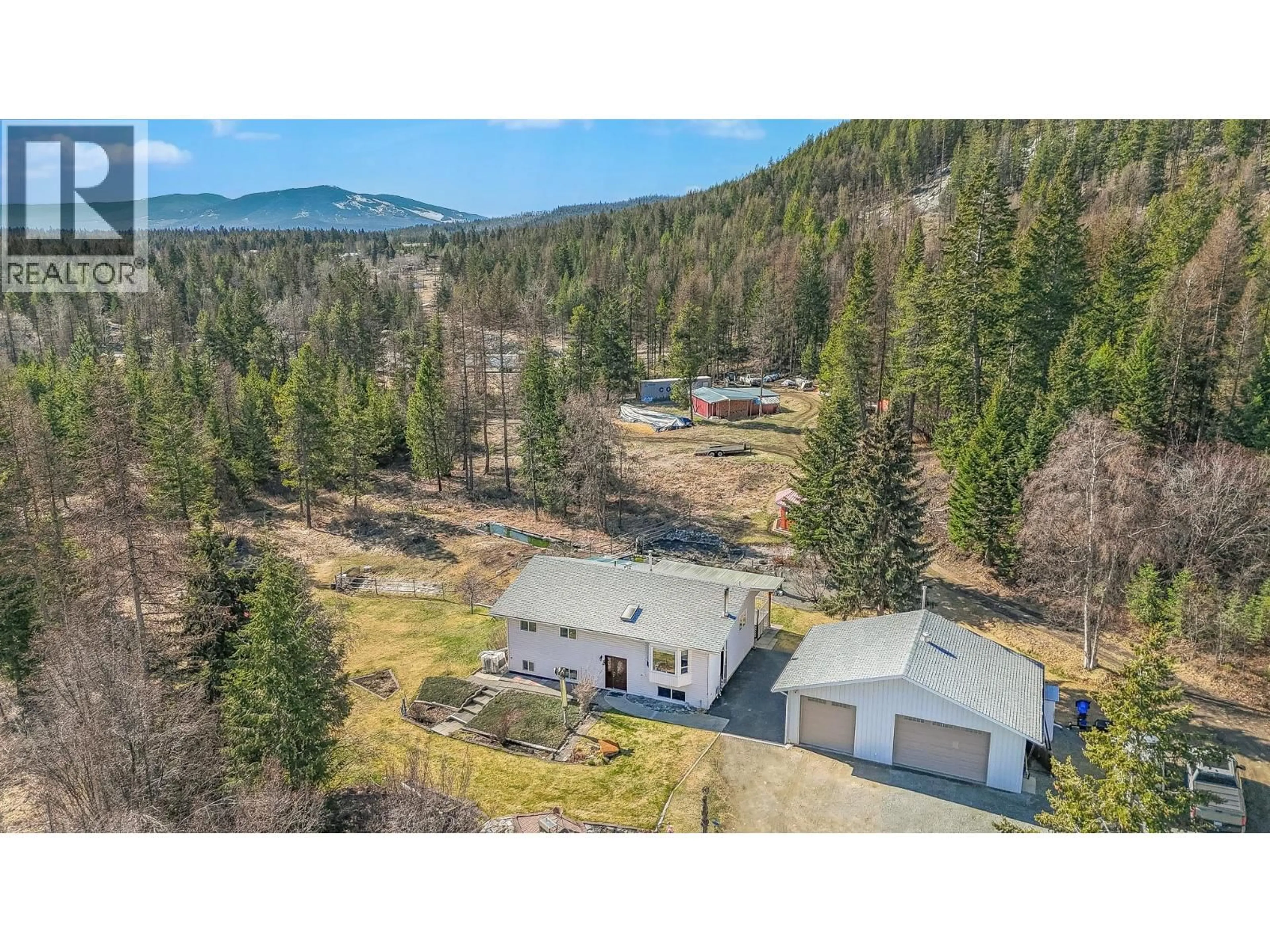 A pic from outside/outdoor area/front of a property/back of a property/a pic from drone, unknown for 2873 SIMPSON ROAD, Cranbrook British Columbia V1C6T2