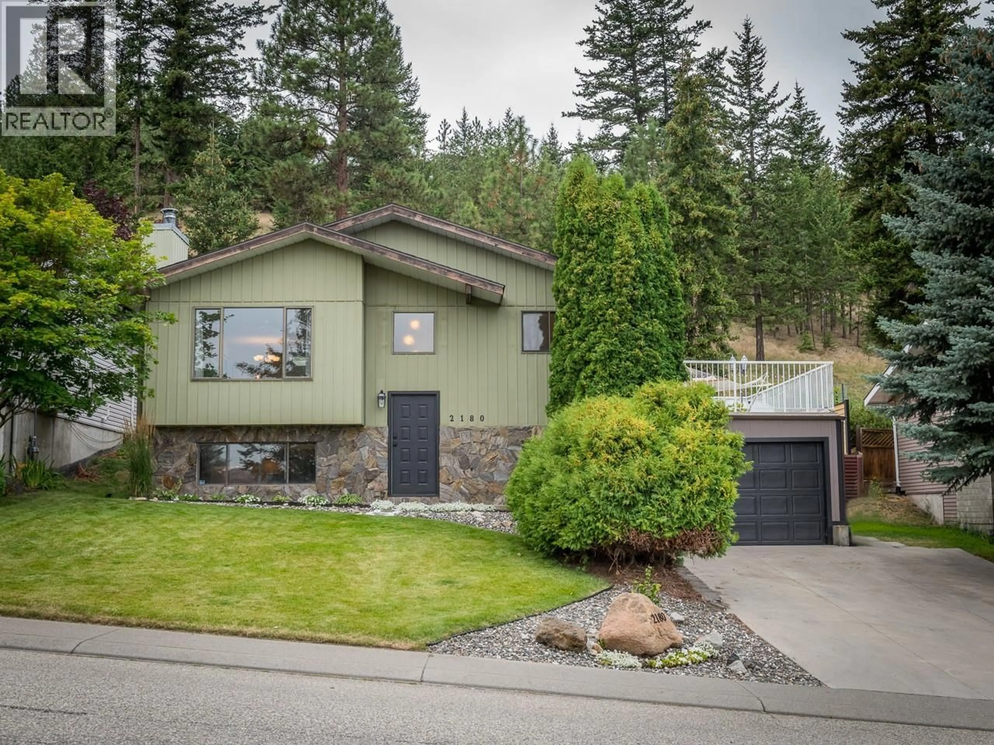 Home with vinyl exterior material, street for 2180 SIFTON AVENUE, Kamloops British Columbia V1S1A5