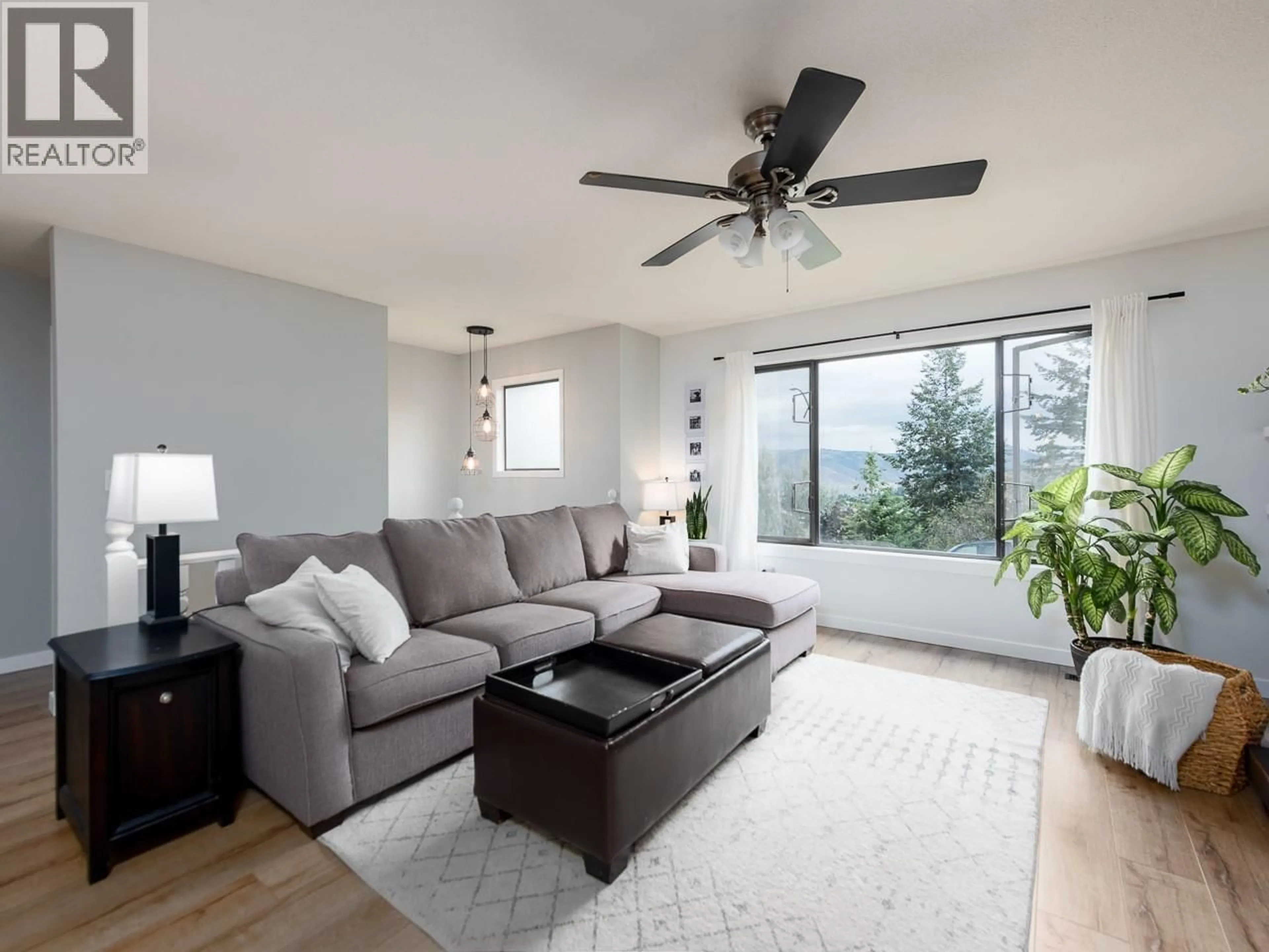 Living room with furniture, unknown for 2180 SIFTON AVENUE, Kamloops British Columbia V1S1A5