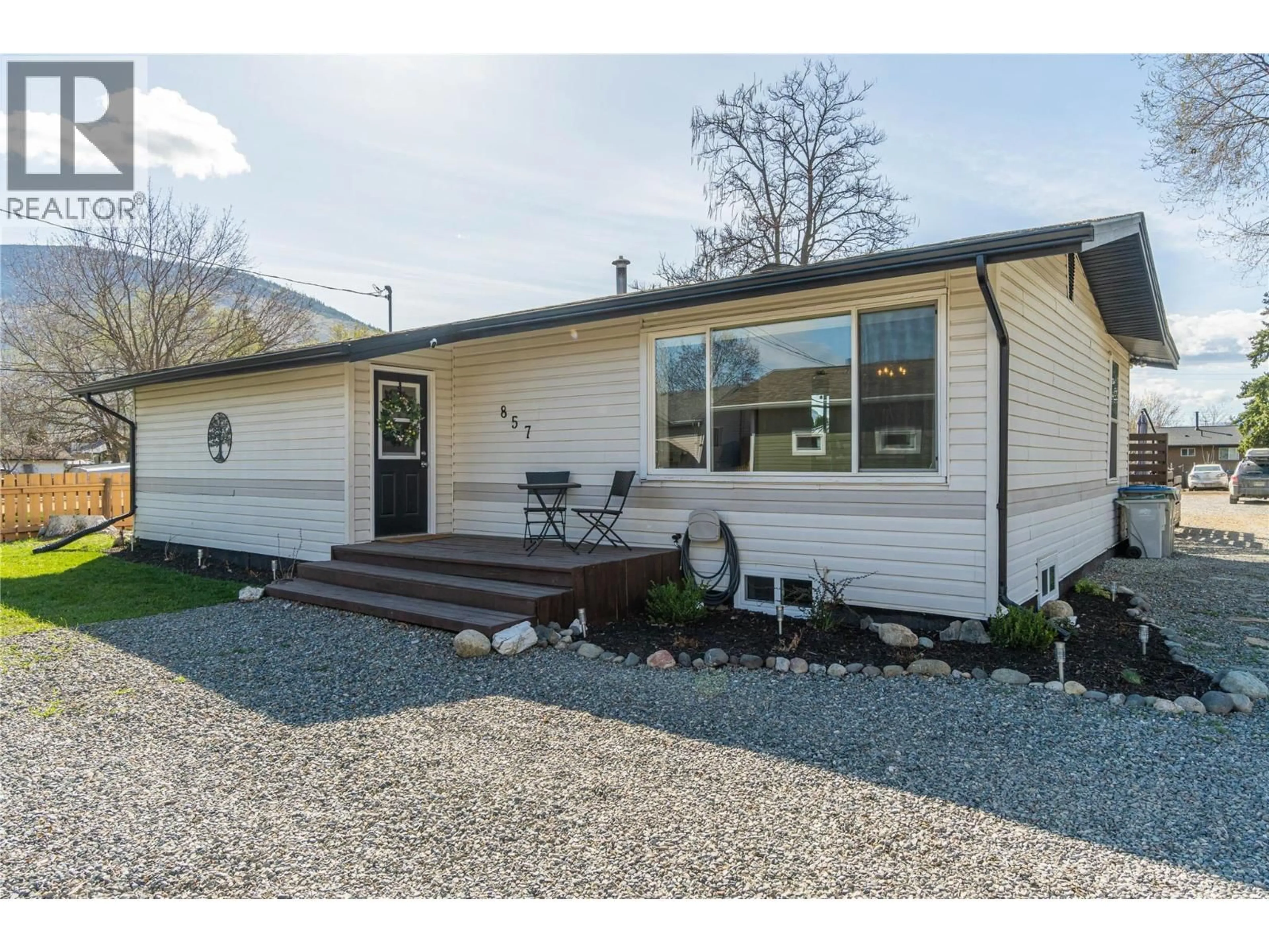 Home with vinyl exterior material, street for 857 MAYNE ROAD, Kamloops British Columbia V2B6H4