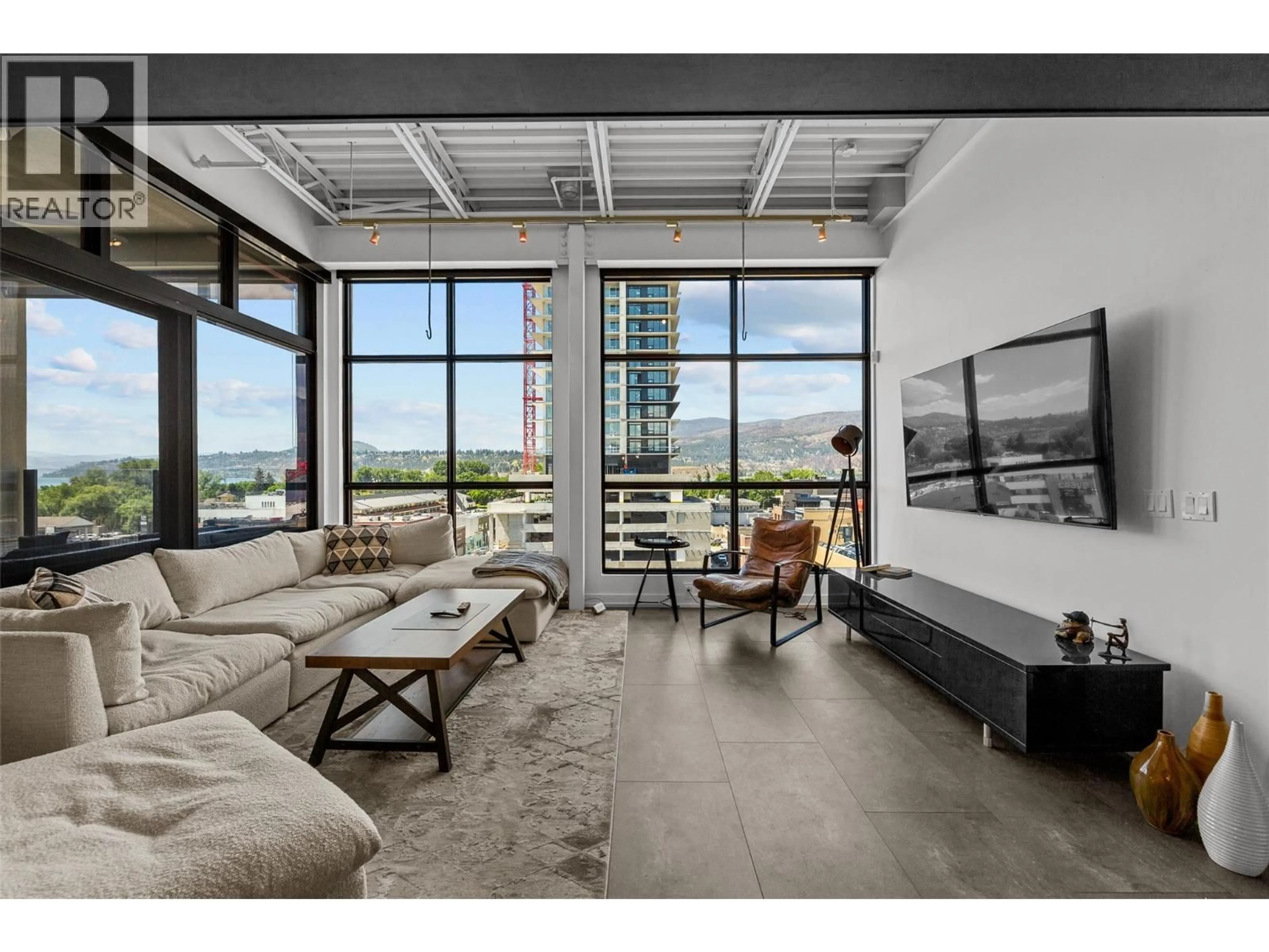 Living room with furniture, unknown for 601 - 1630 PANDOSY STREET, Kelowna British Columbia V1Y1P7