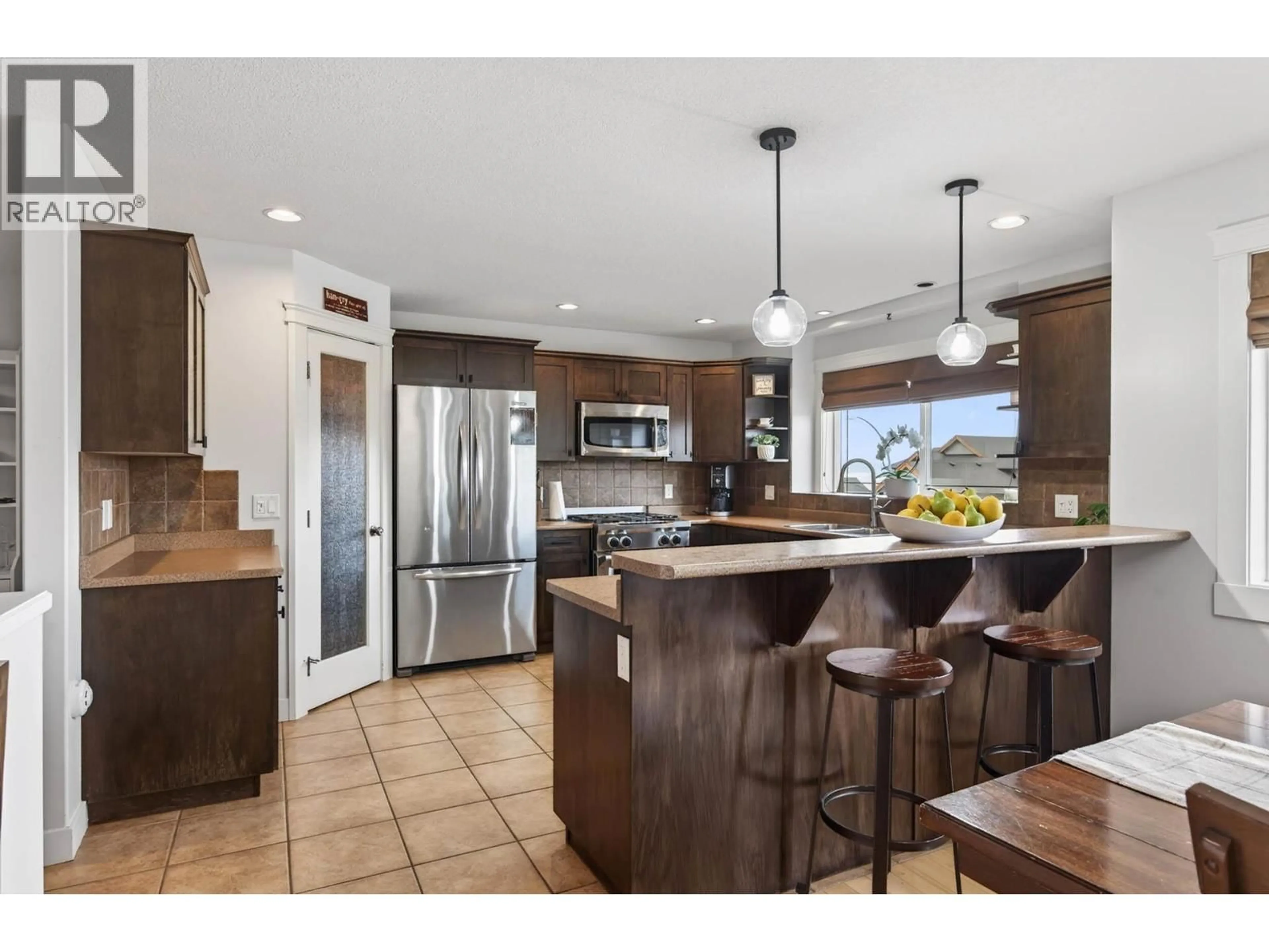 Open concept kitchen, ceramic/tile floor for 2633 TELFORD DRIVE, Kamloops British Columbia V1S0A3