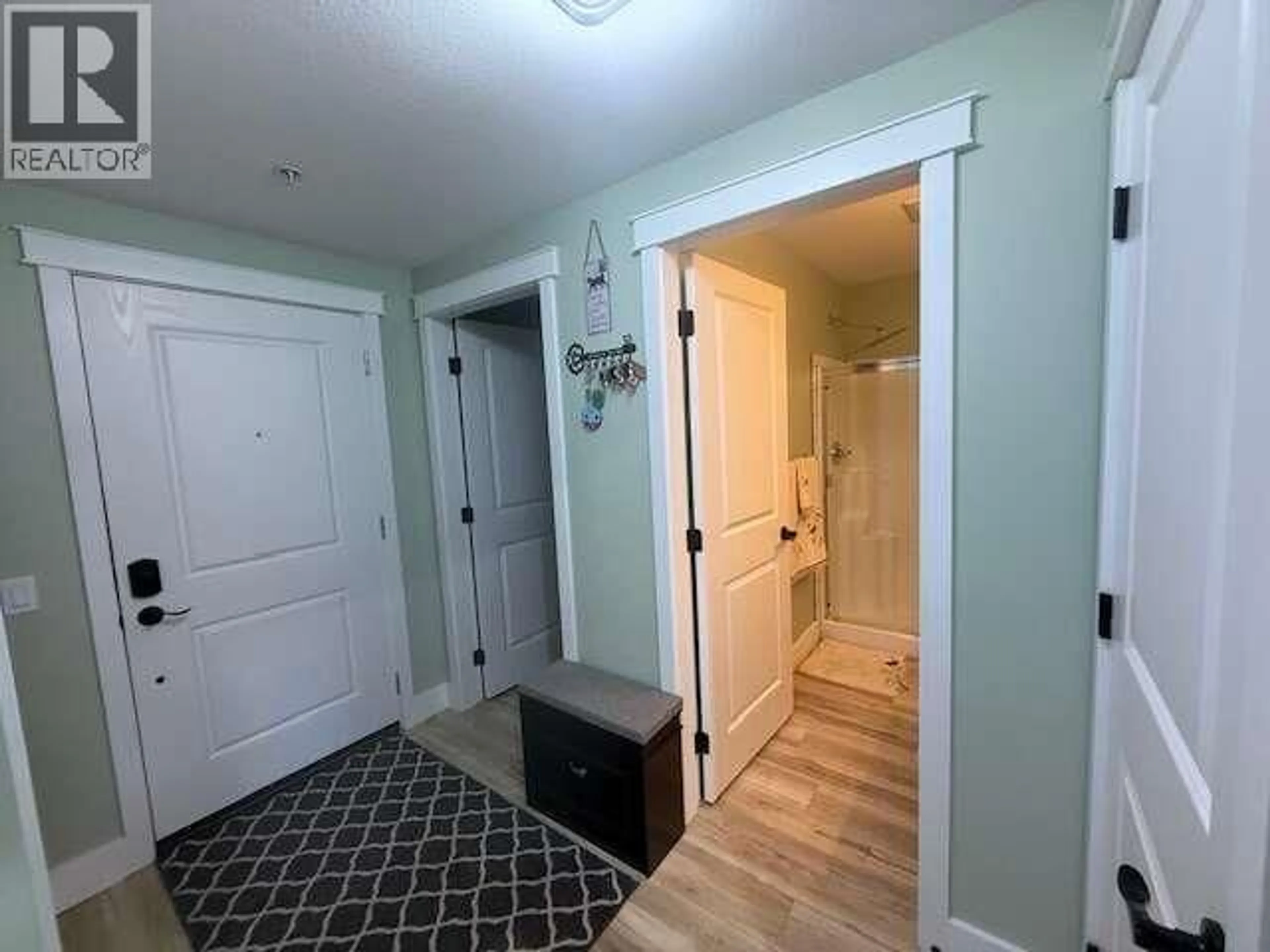 Indoor entryway for 315 - 5570 BROADWATER ROAD, Castlegar British Columbia V1N0A1