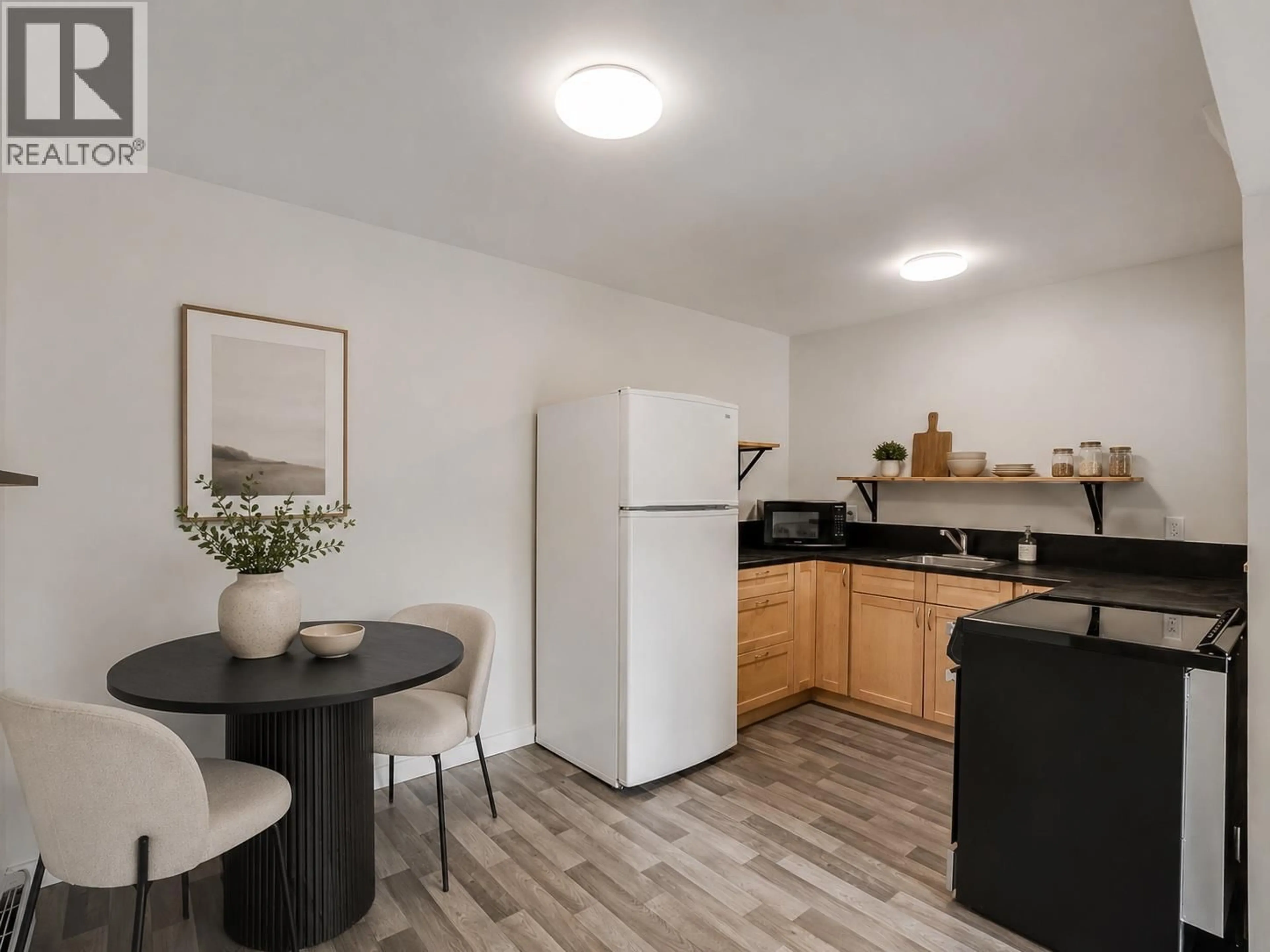 Standard kitchen, unknown for 116 - 880 WORDSWORTH AVENUE, Warfield British Columbia V1R2E9