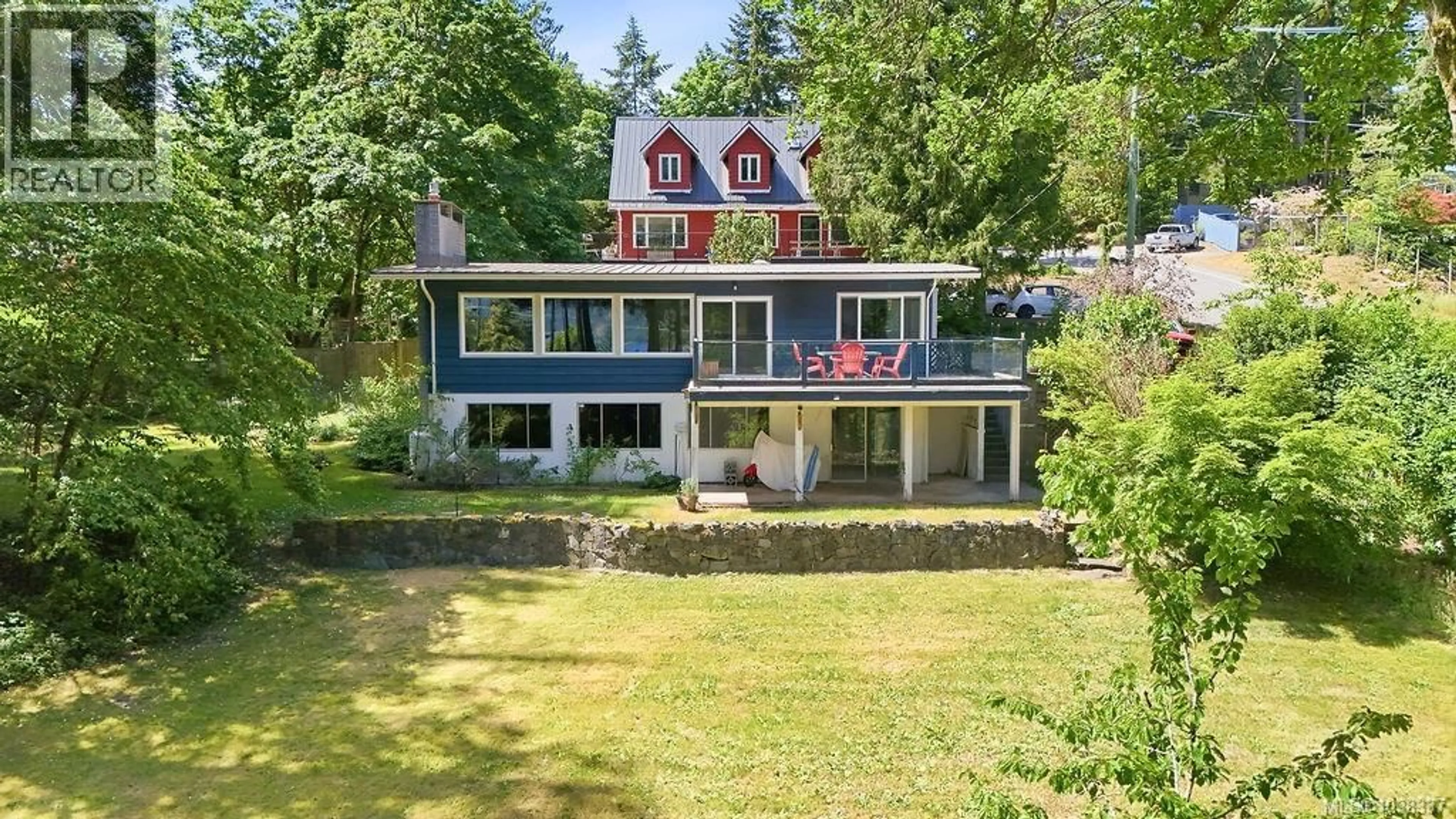A pic from outside/outdoor area/front of a property/back of a property/a pic from drone, water/lake/river/ocean view for 1068 MANLEY STREET, Duncan British Columbia V9L5X2