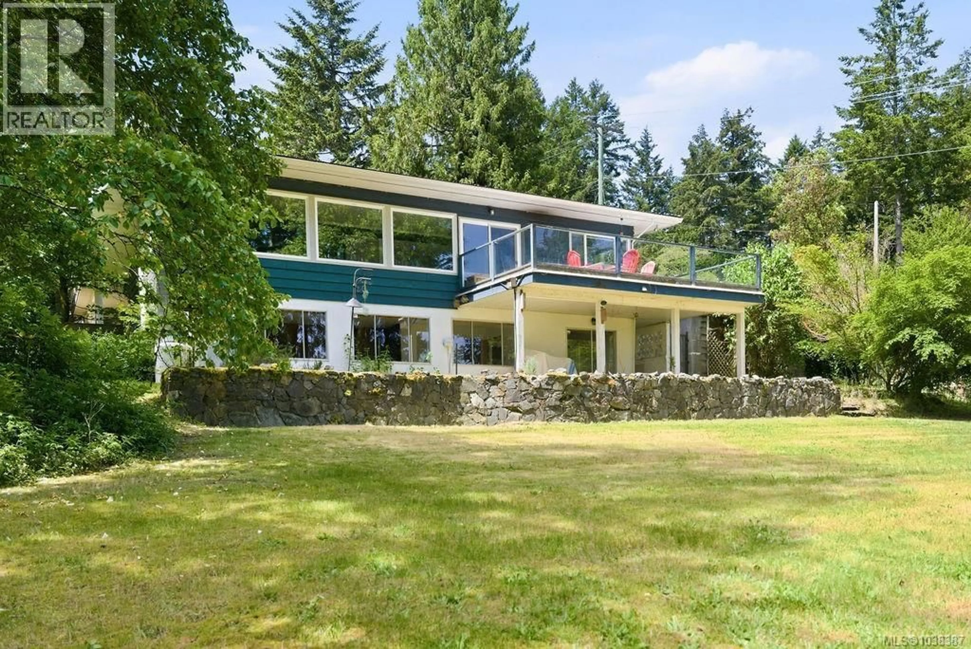 A pic from outside/outdoor area/front of a property/back of a property/a pic from drone, unknown for 1068 MANLEY STREET, Duncan British Columbia V9L5X2