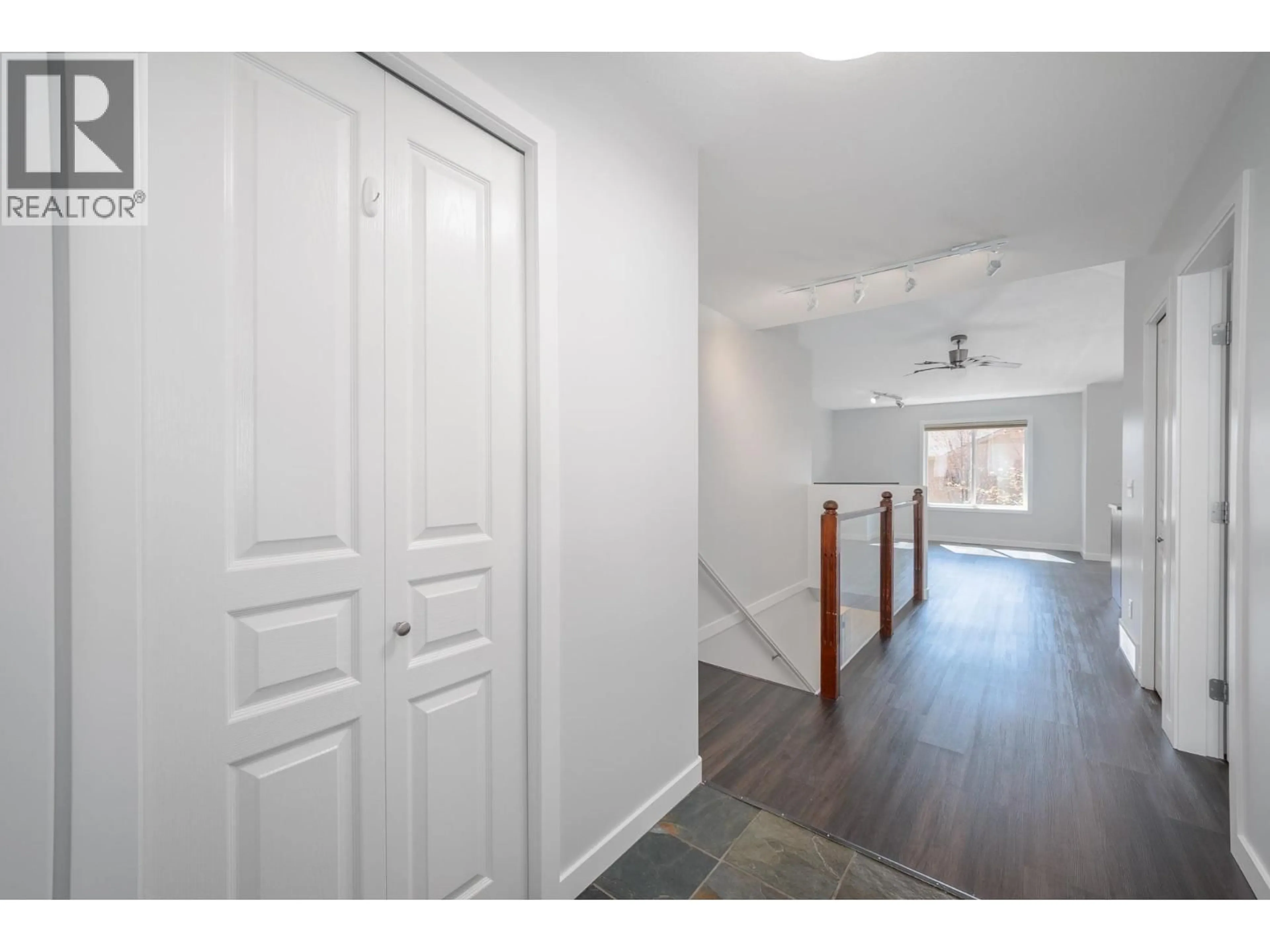 Indoor entryway for 2317 SHANNON HEIGHTS PLACE, Kelowna British Columbia V4R2V2