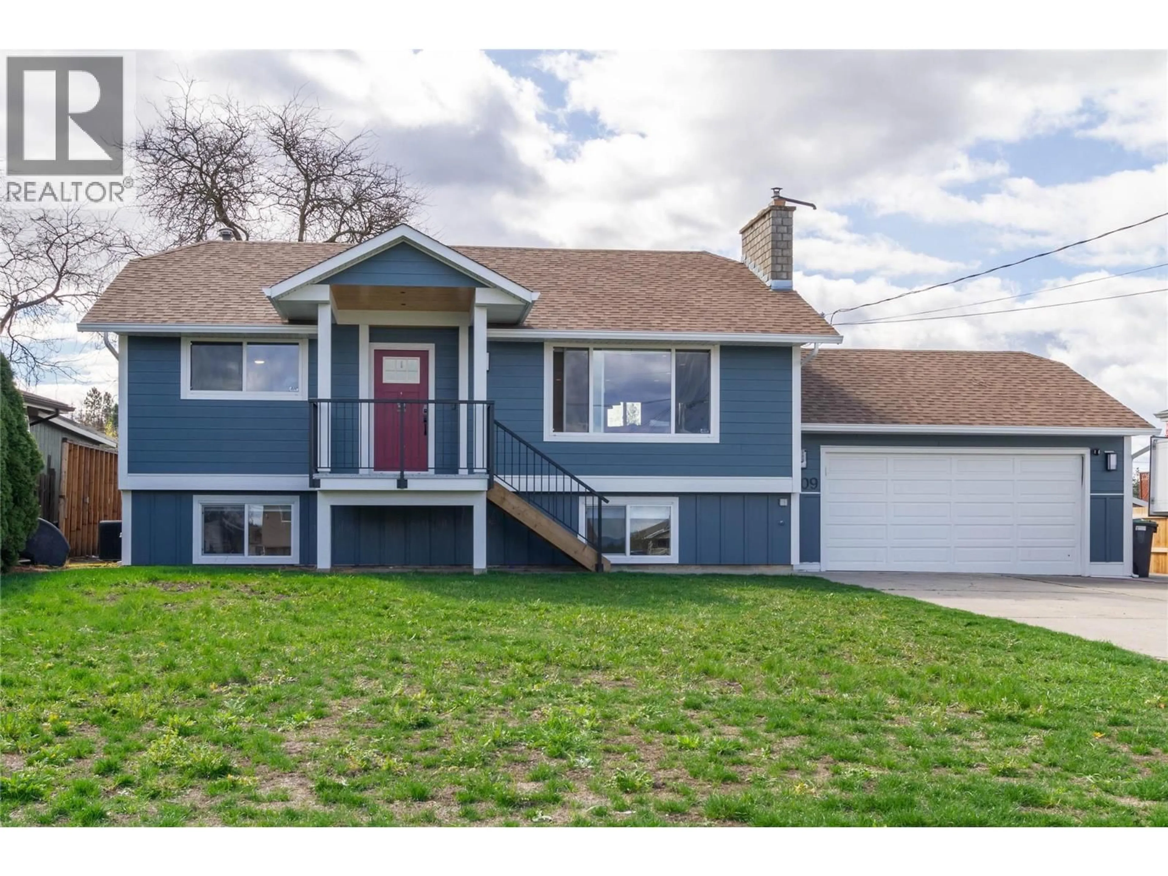 Home with vinyl exterior material, street for 5309 SPALDING ROAD, Vernon British Columbia V1B3K5