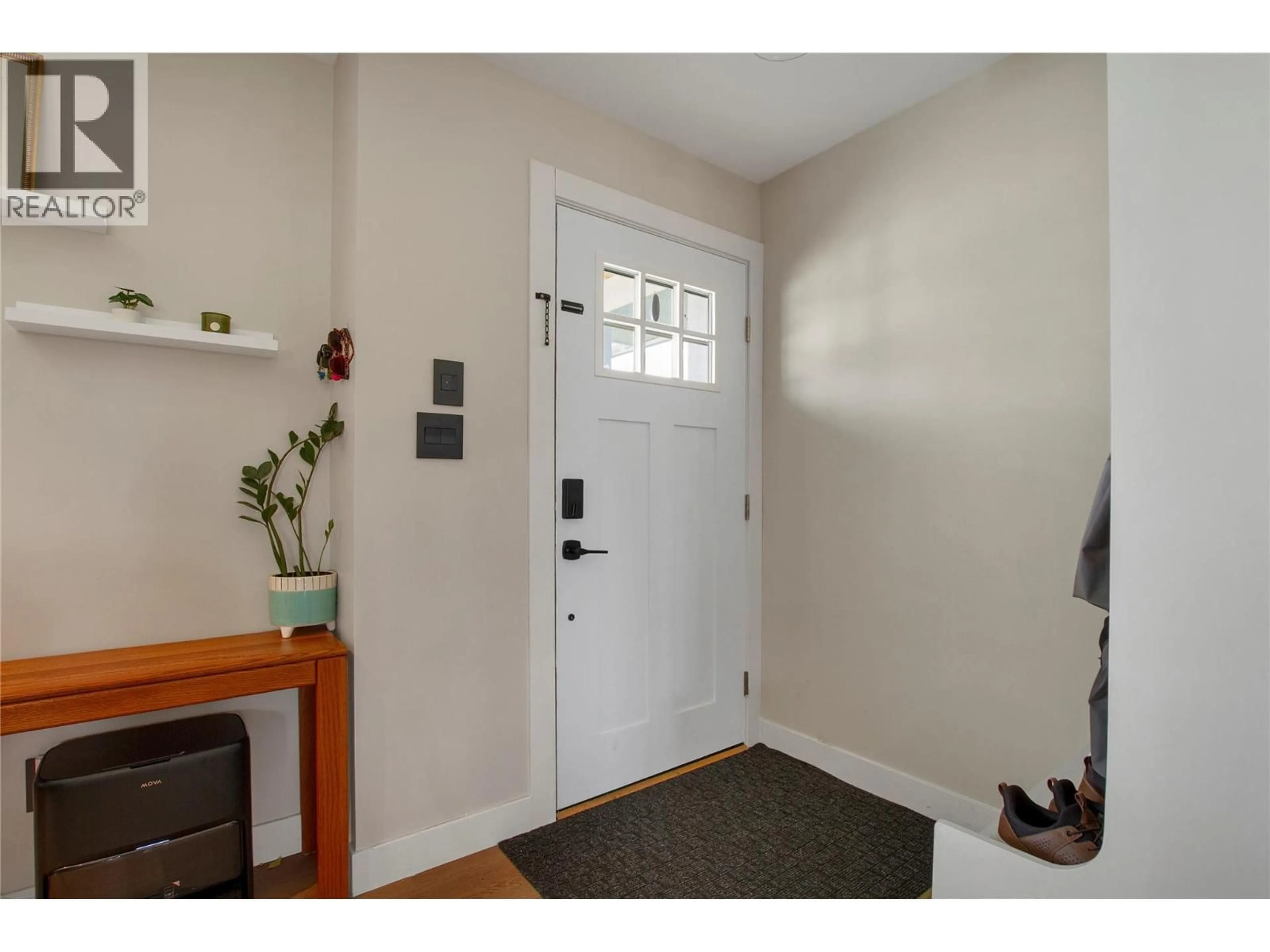 Indoor entryway for 5309 SPALDING ROAD, Vernon British Columbia V1B3K5