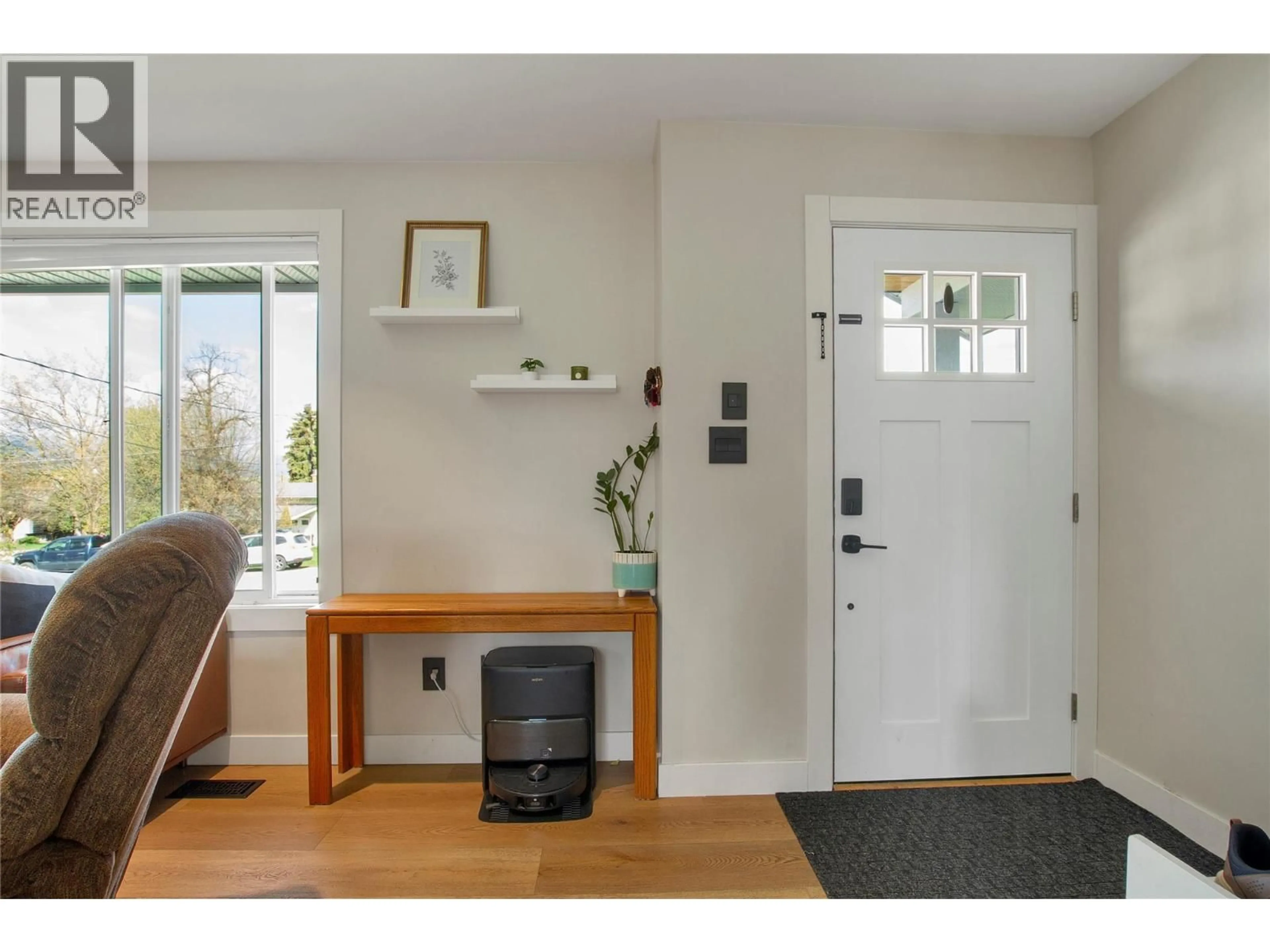 Indoor entryway for 5309 SPALDING ROAD, Vernon British Columbia V1B3K5