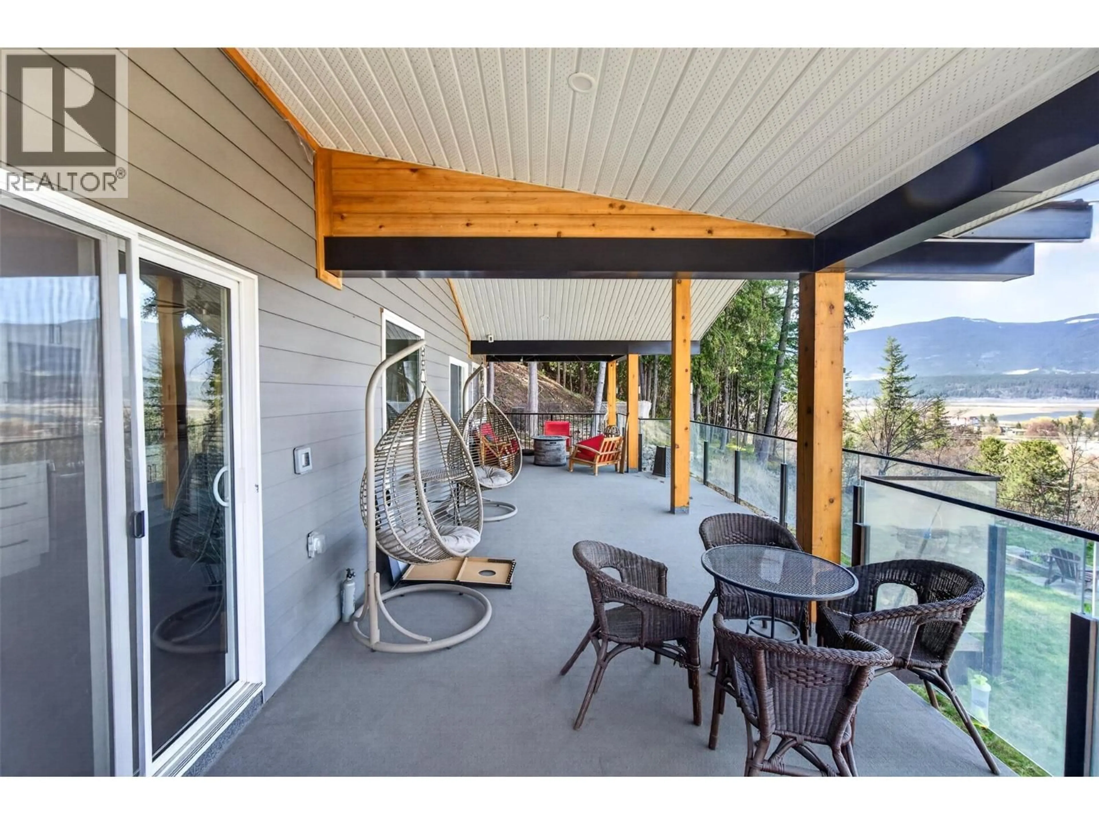 Patio, unknown for 1360 TRANS CANADA HIGHWAY NORTHEAST, Salmon Arm British Columbia V1E2S6