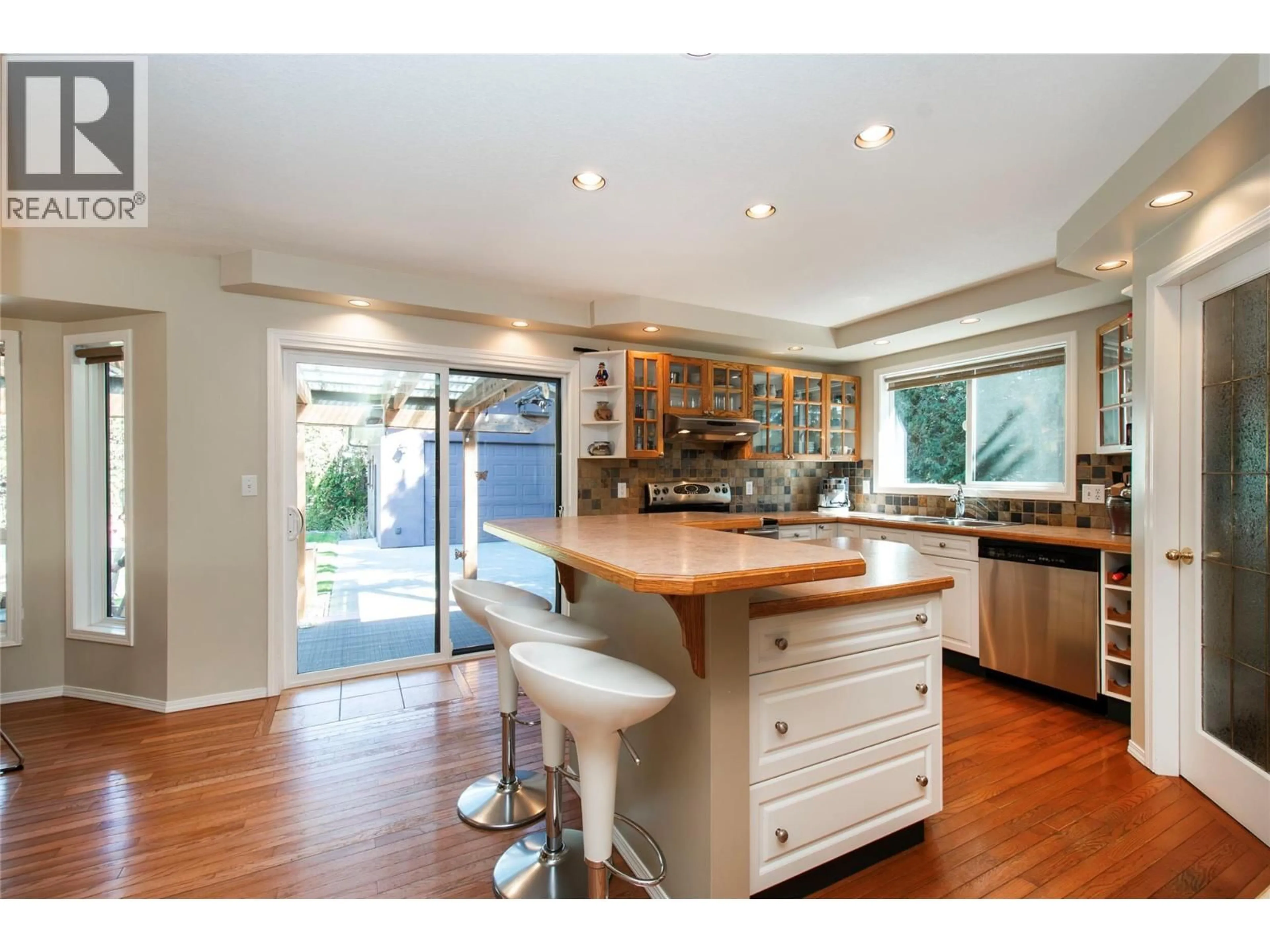Open concept kitchen, unknown for 916 POWELL BEACH ROAD, Summerland British Columbia V0H1Z9
