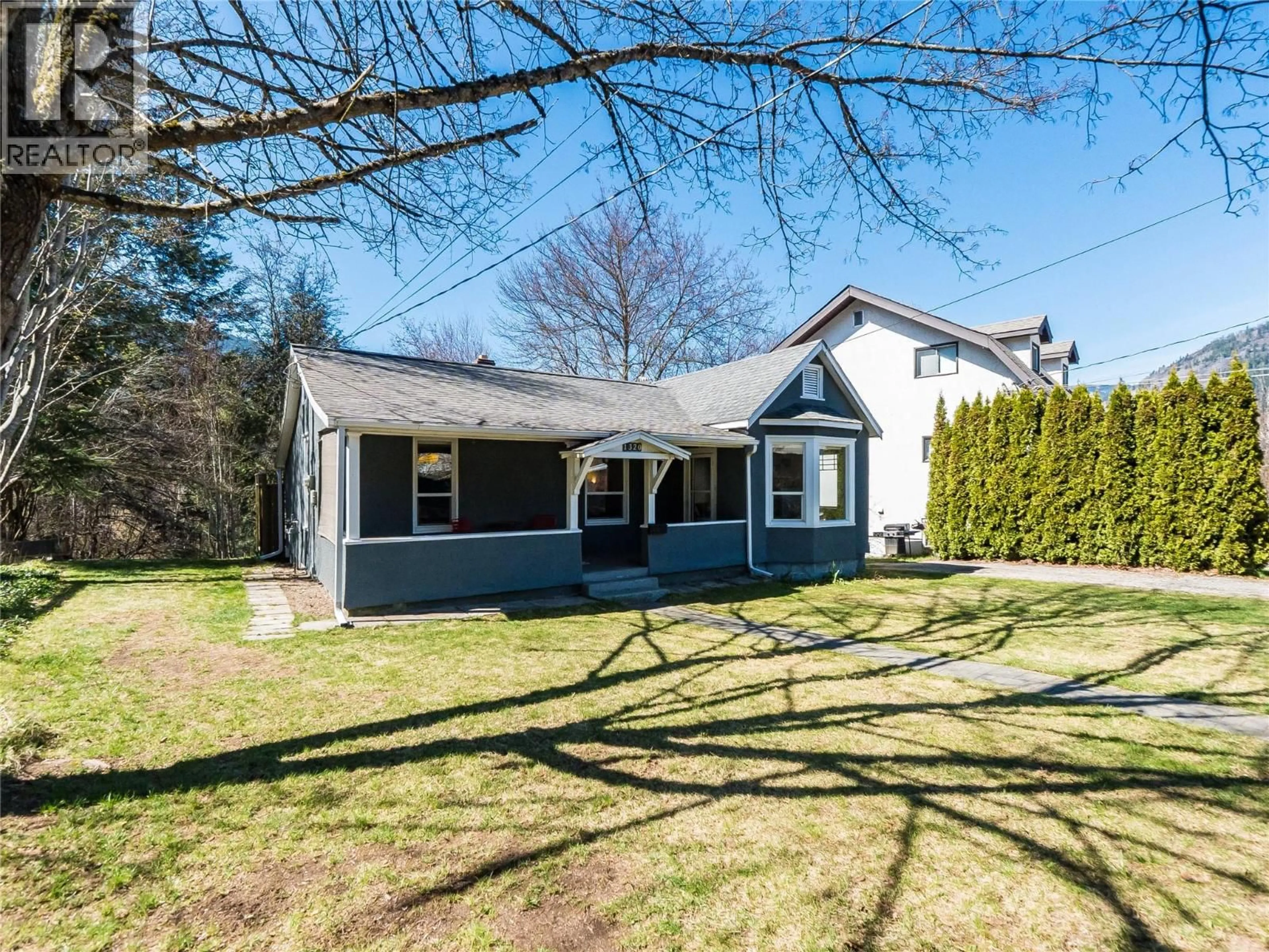 A pic from outside/outdoor area/front of a property/back of a property/a pic from drone, street for 1320 FALLS STREET, Nelson British Columbia V1L1J4