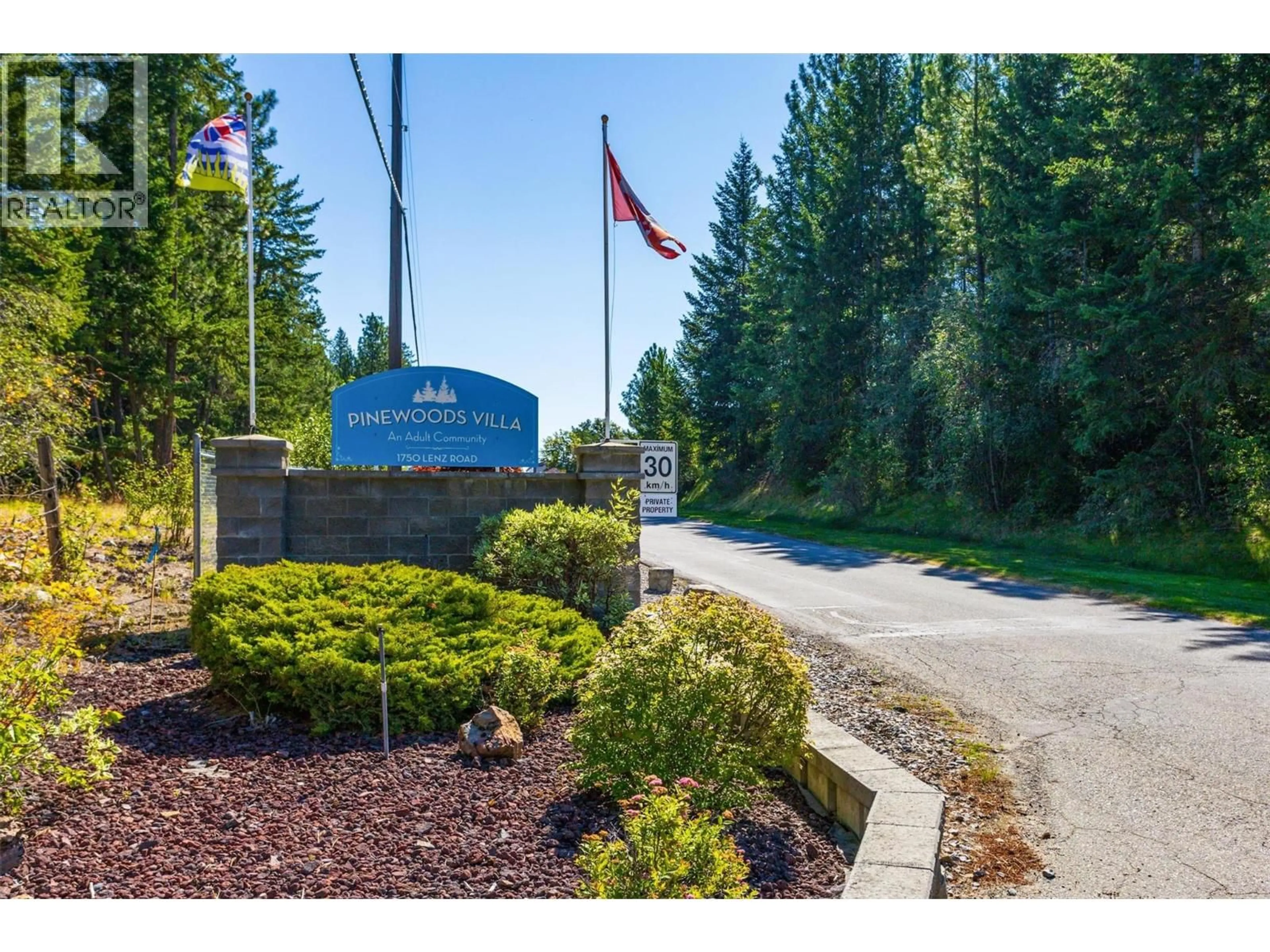 Indoor foyer for 40 - 1750 LENZ ROAD, West Kelowna British Columbia V1Z3N1