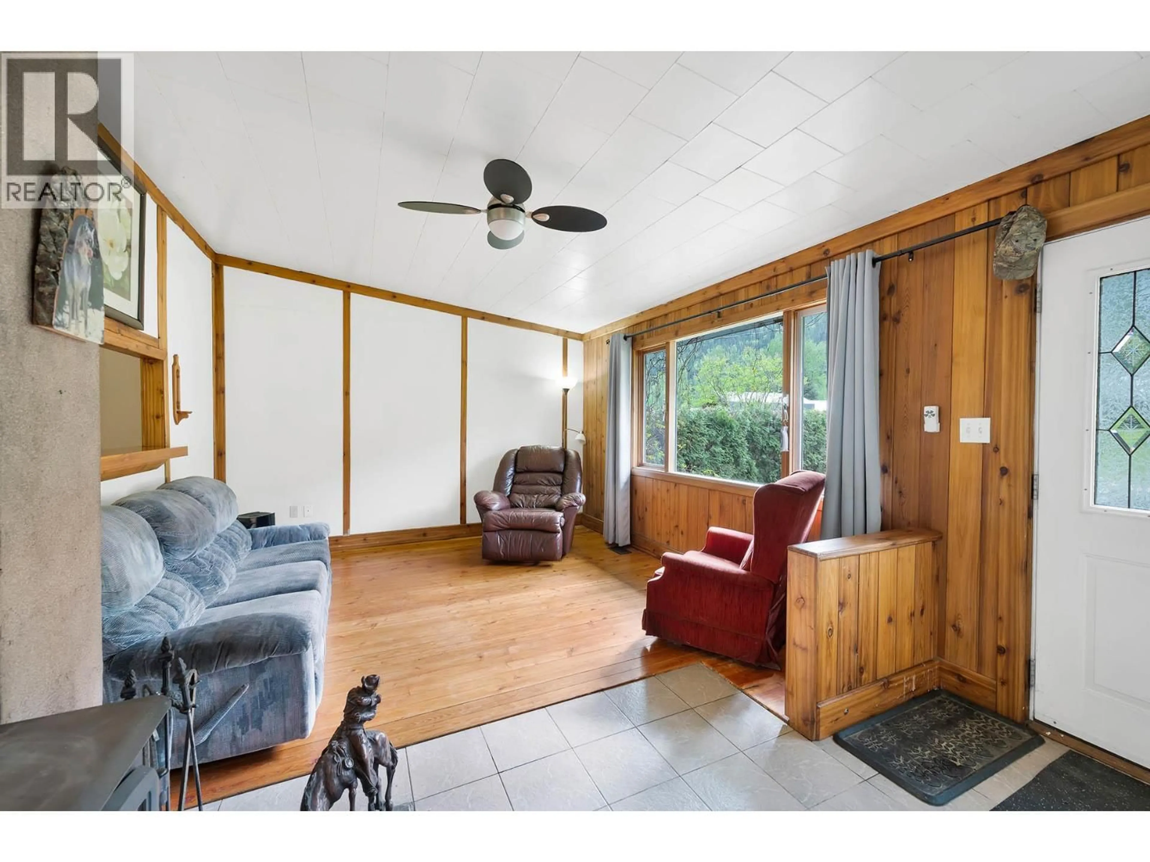 Living room with furniture, unknown for 3782 RIVER DRIVE, Blue River British Columbia V0E1C0