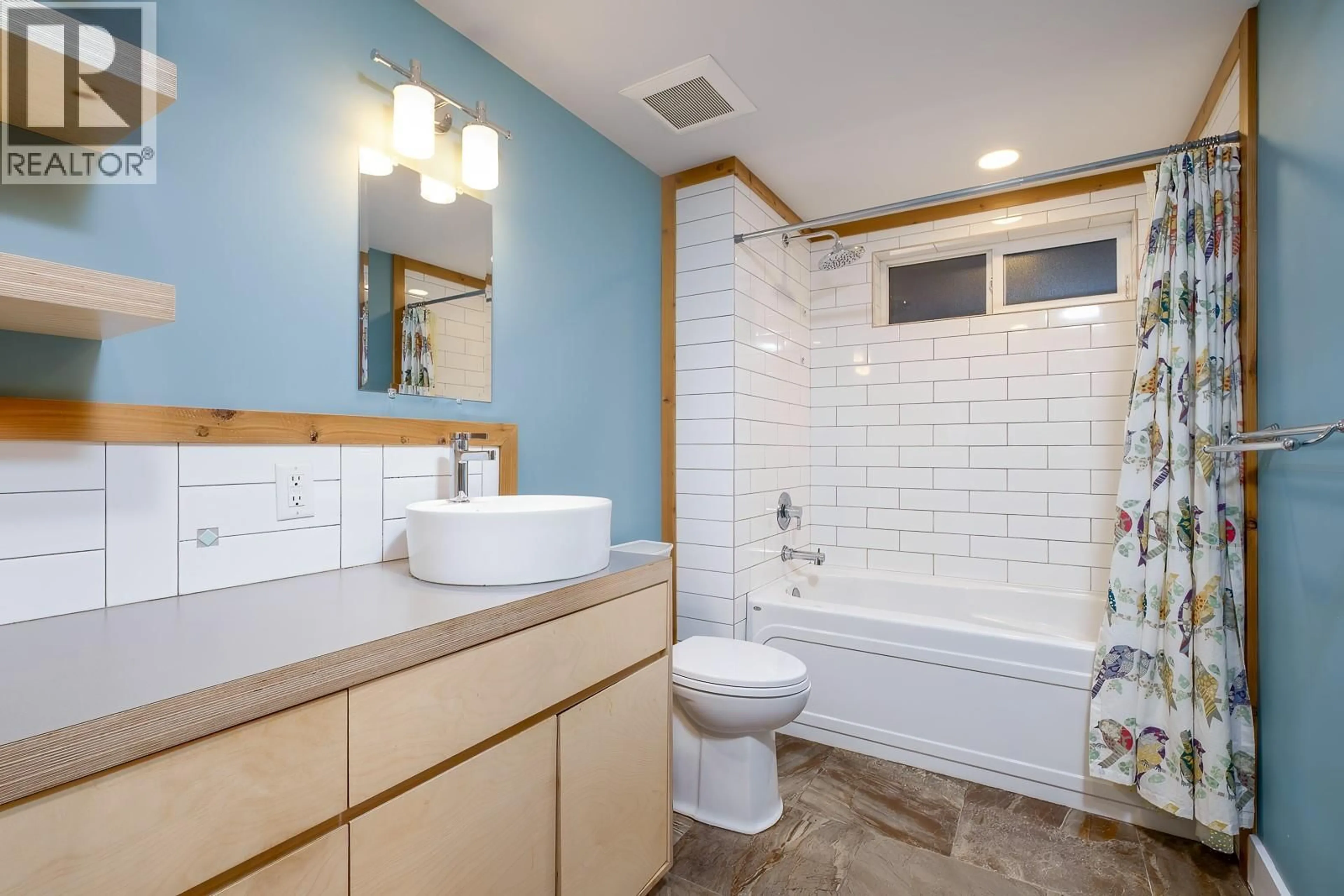 Standard bathroom, ceramic/tile floor for 2034 CLIFF STREET, Rossland British Columbia V0G1Y0