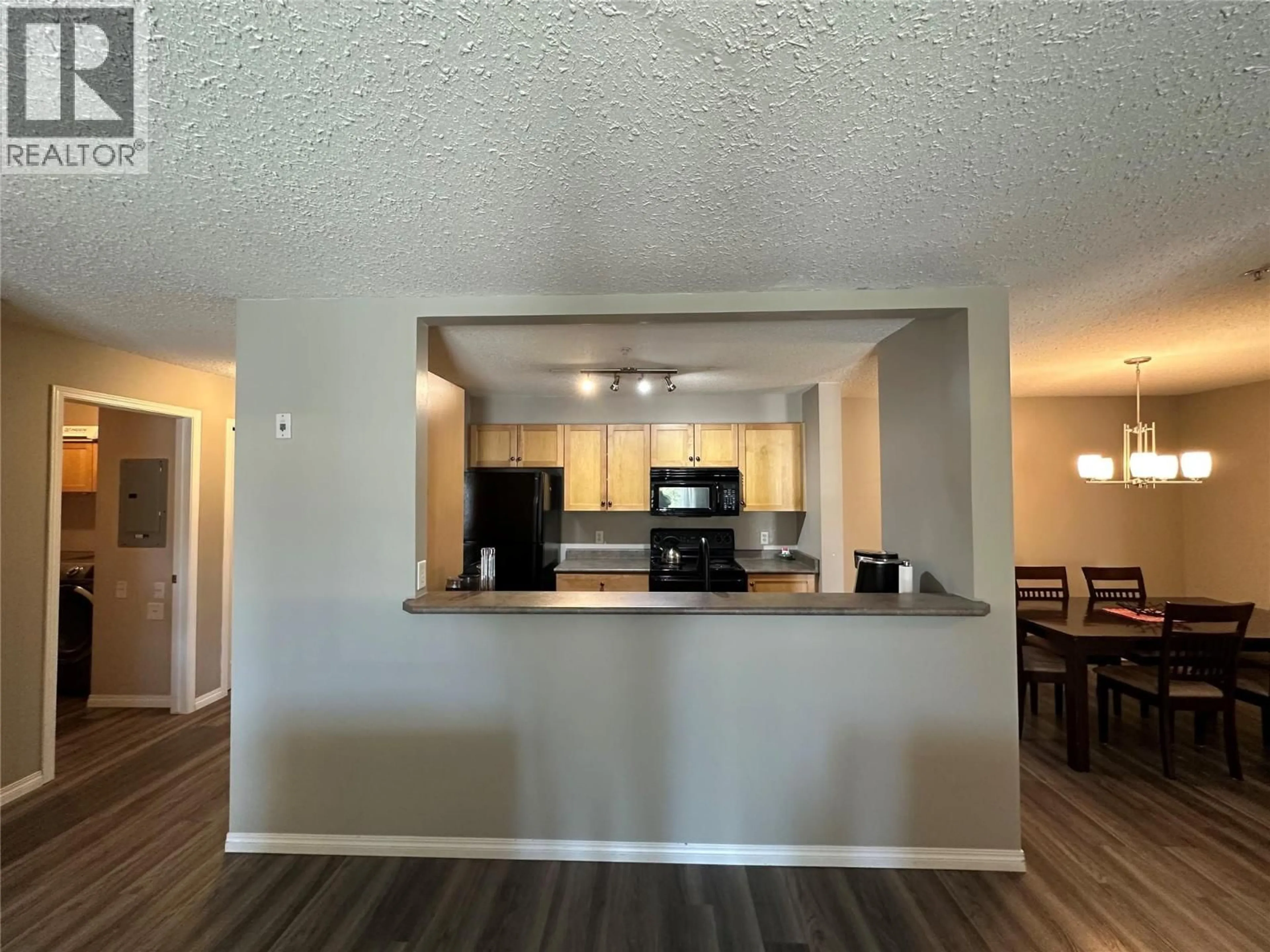 Open concept kitchen, unknown for 209 - 4769 FORSTERS LANDING ROAD, Radium Hot Springs British Columbia V0A1M0