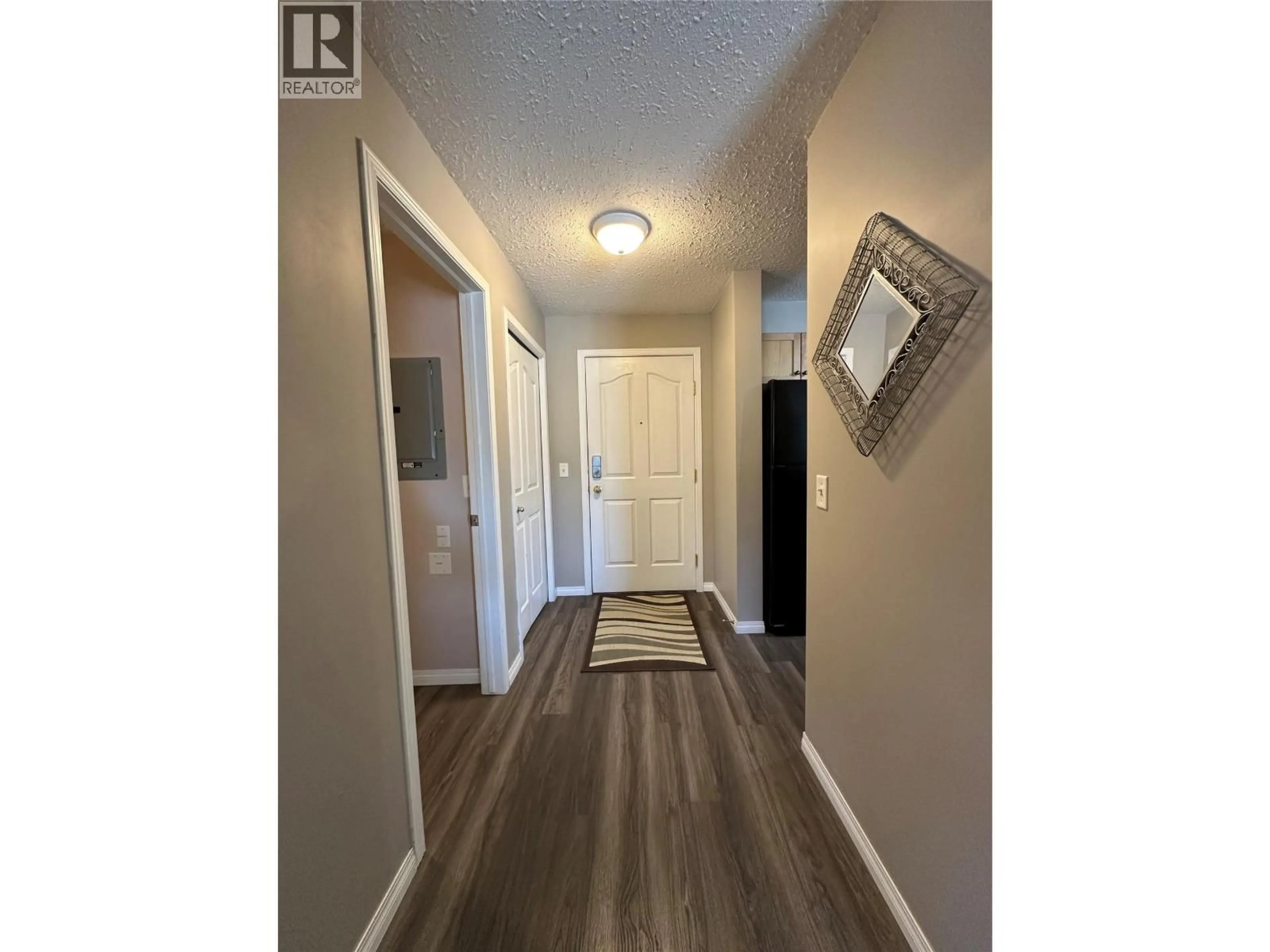 Indoor entryway for 209 - 4769 FORSTERS LANDING ROAD, Radium Hot Springs British Columbia V0A1M0