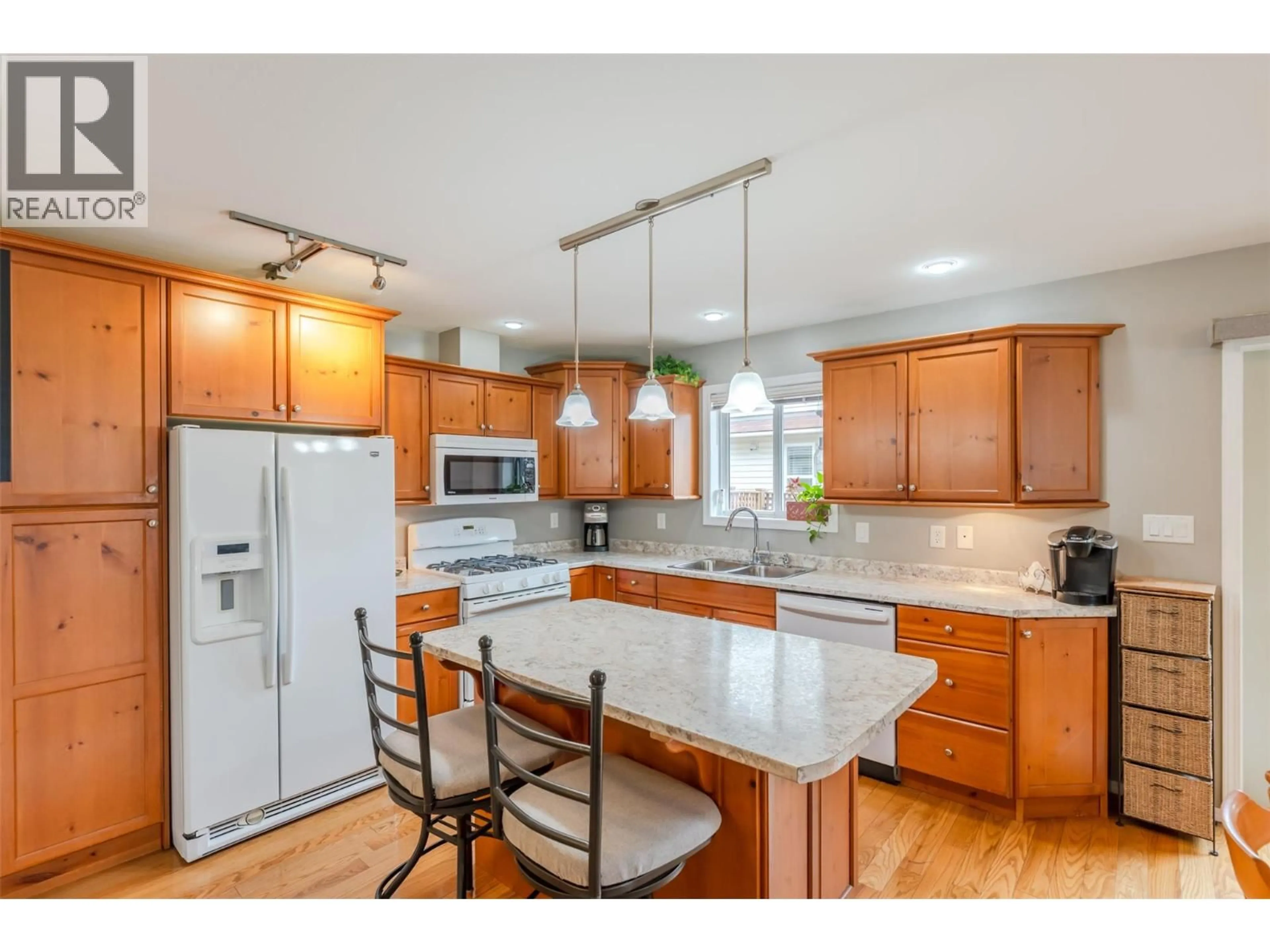 Open concept kitchen, unknown for 101 - 102 REGINA AVENUE, Penticton British Columbia V2A2K8