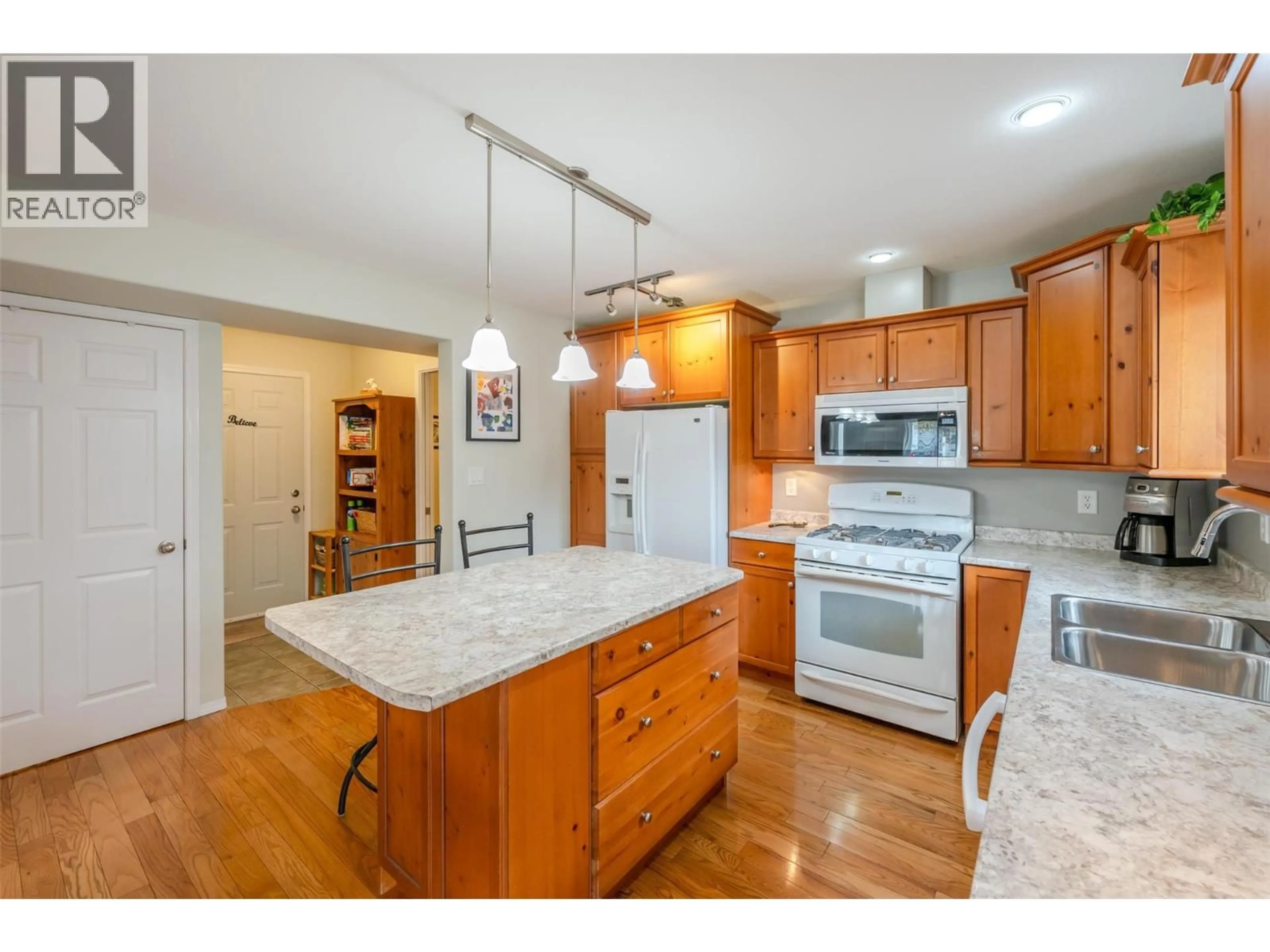 Open concept kitchen, unknown for 101 - 102 REGINA AVENUE, Penticton British Columbia V2A2K8