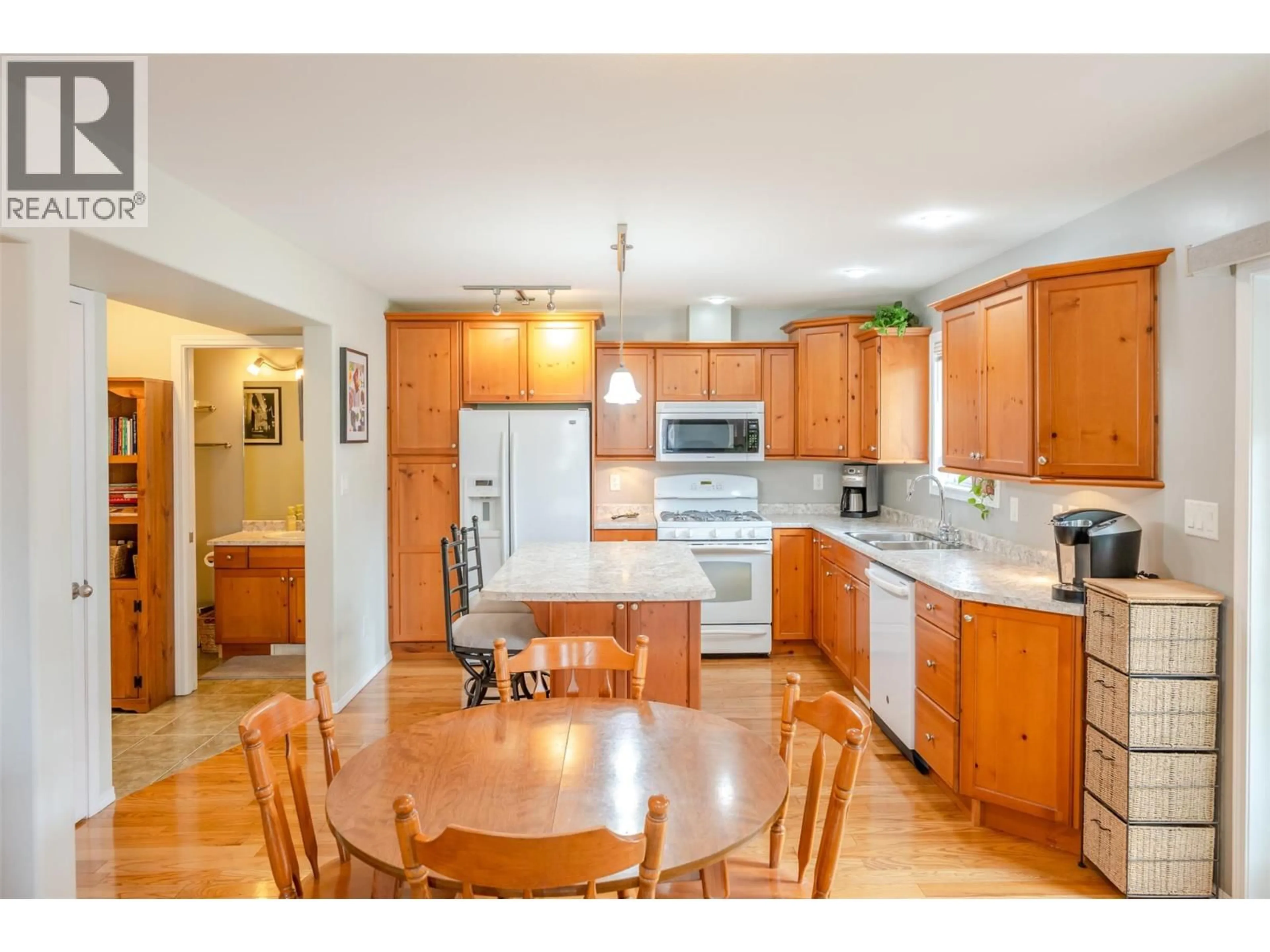 Open concept kitchen, unknown for 101 - 102 REGINA AVENUE, Penticton British Columbia V2A2K8