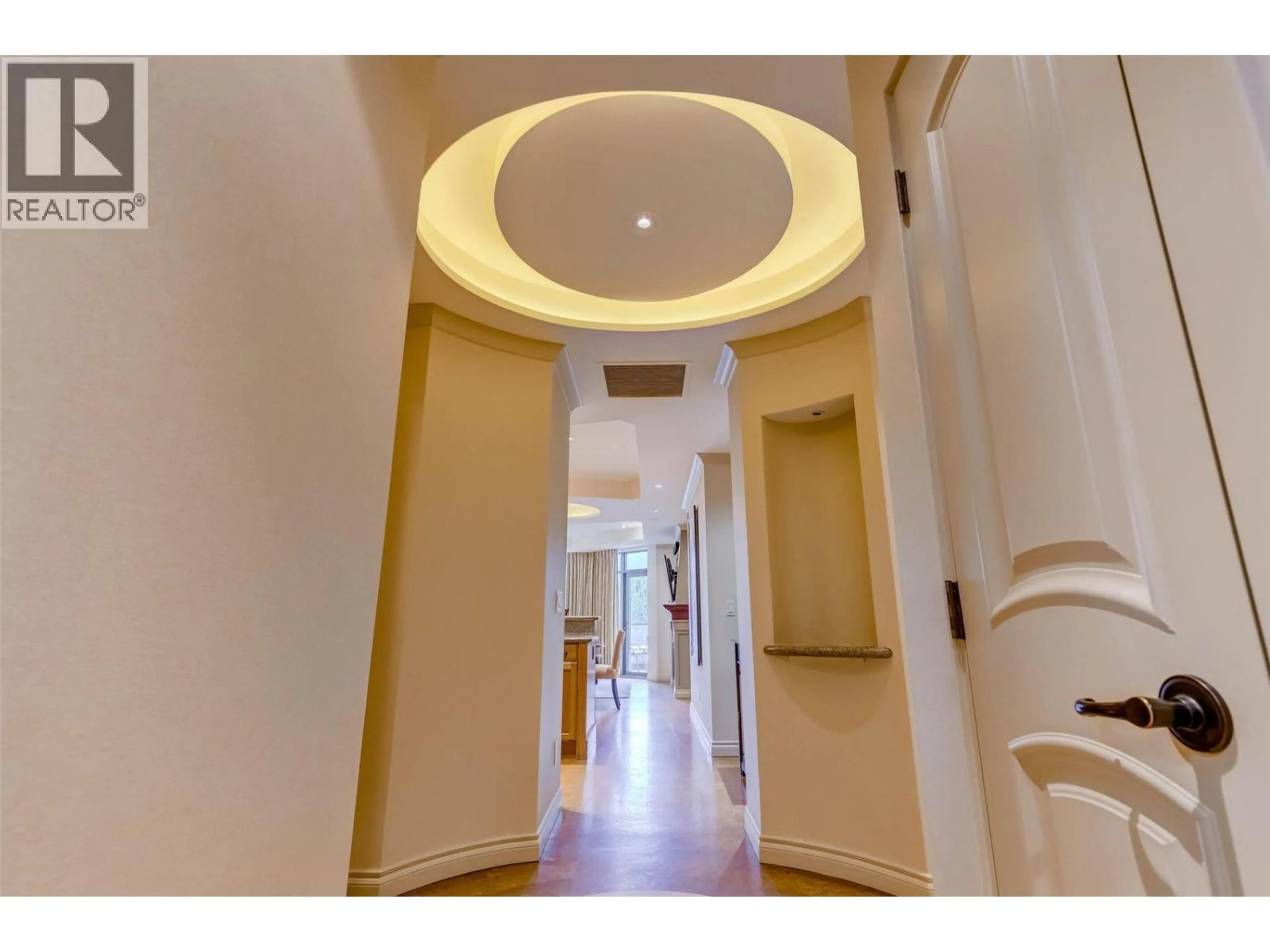 Indoor foyer for 154 (H12) - 1288 WATER STREET, Kelowna British Columbia V1Y9P4