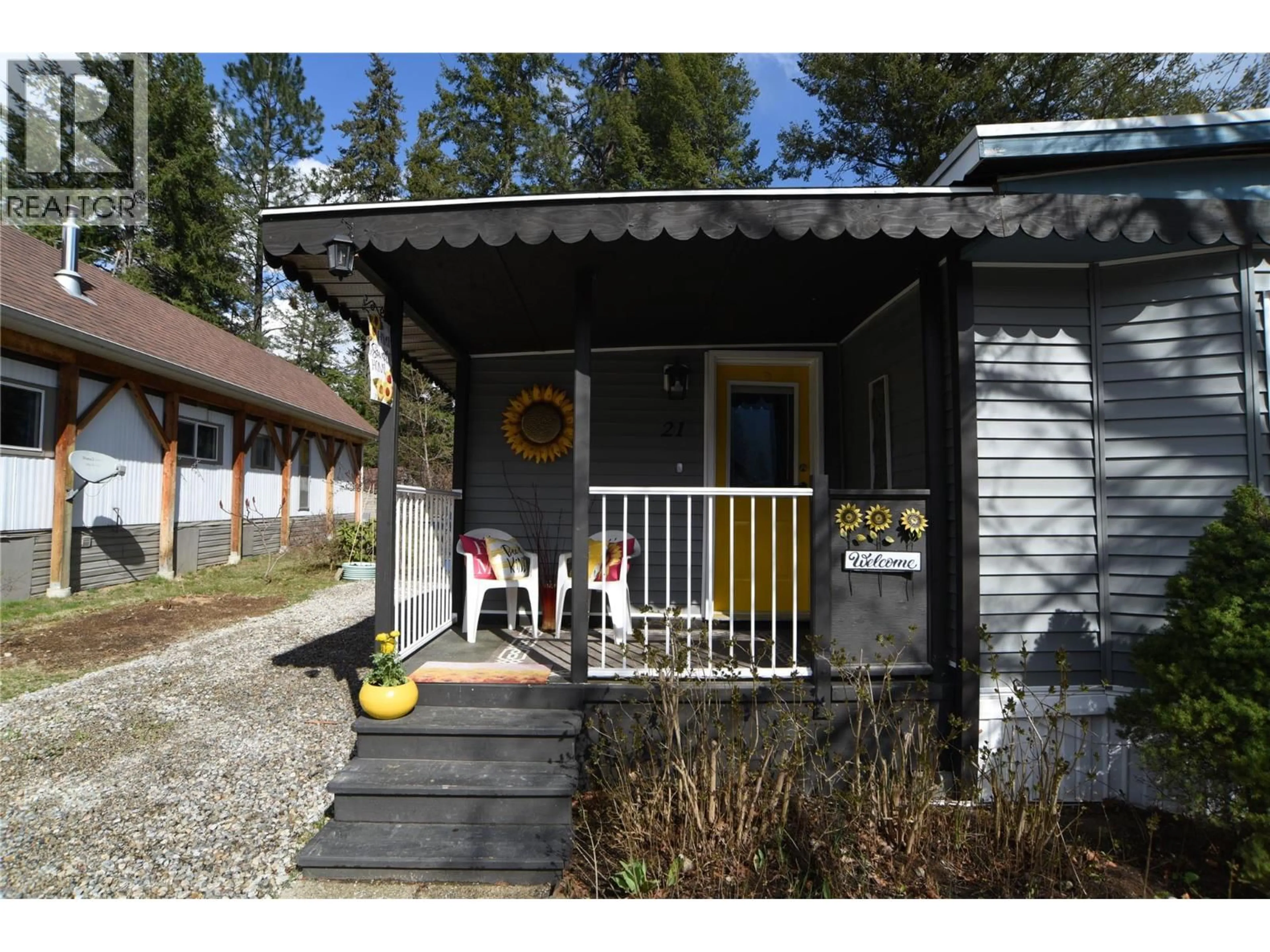 Patio, street for 21 - 2756 GREENWOOD ROAD, Nelson British Columbia V1L6L2