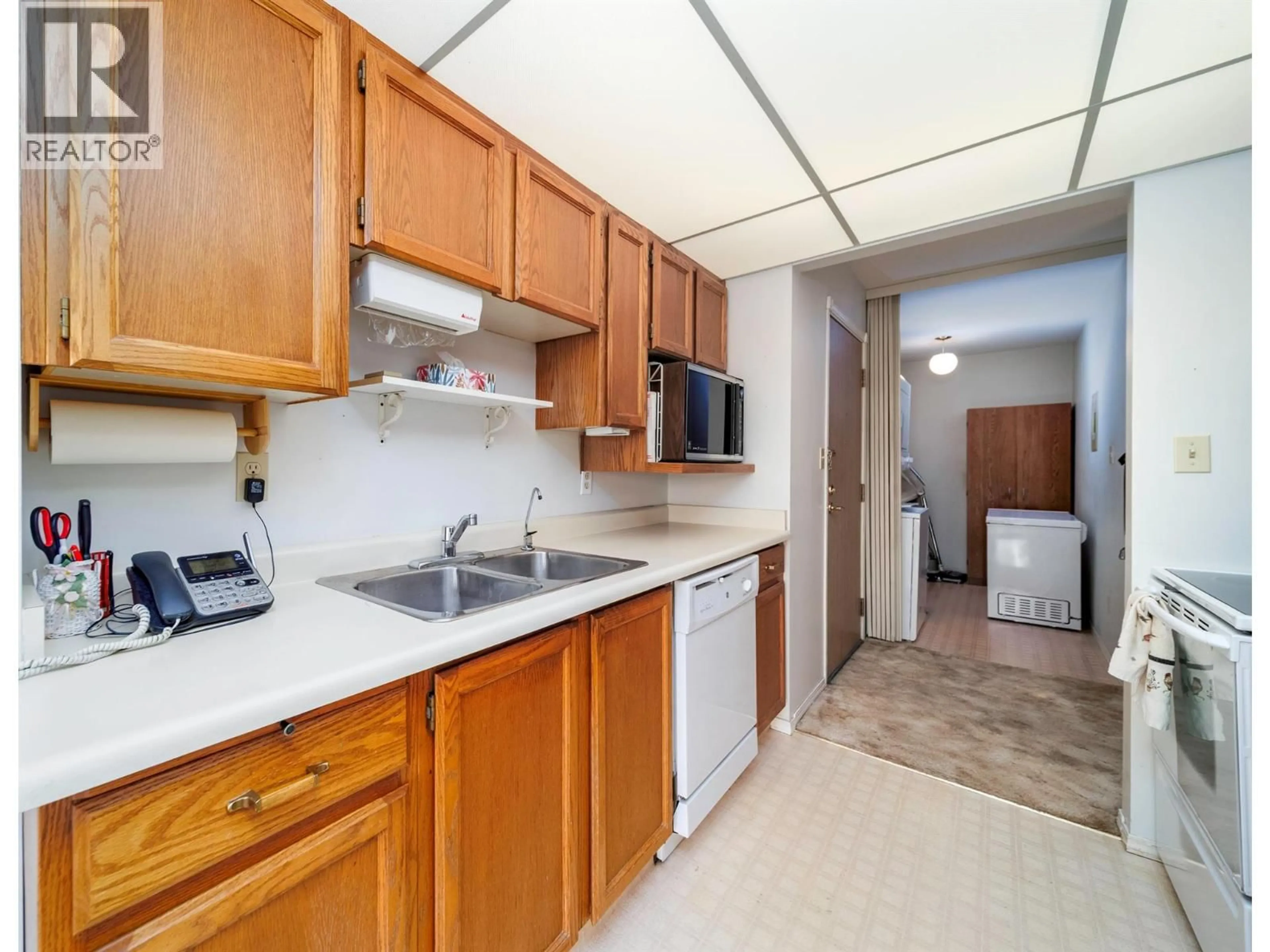 Standard kitchen, unknown for 316 - 575 SUTHERLAND AVENUE, Kelowna British Columbia V1Y8V1