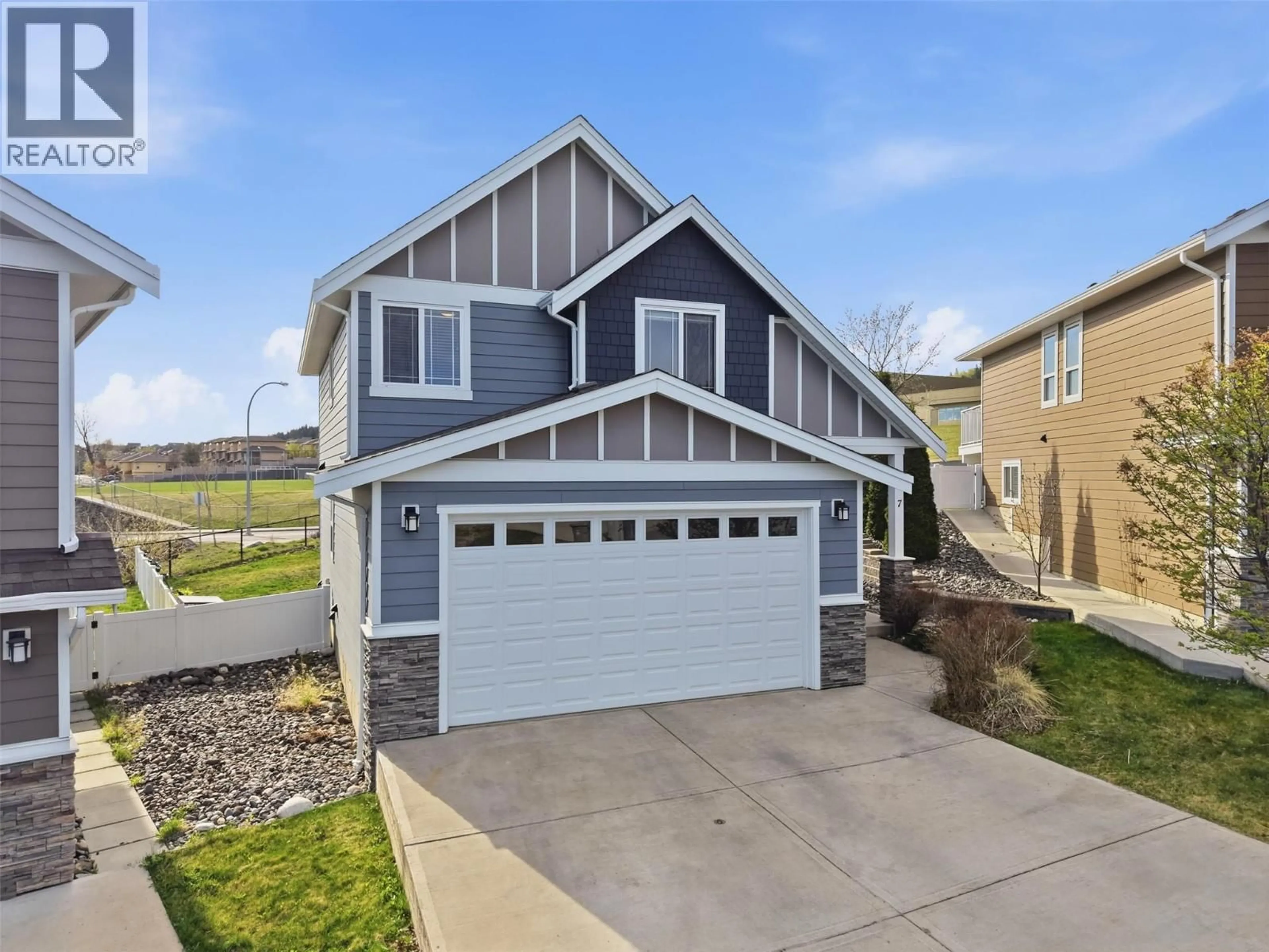 Home with vinyl exterior material, street for 7 - 1250 ABERDEEN DRIVE, Kamloops British Columbia V1S0C1