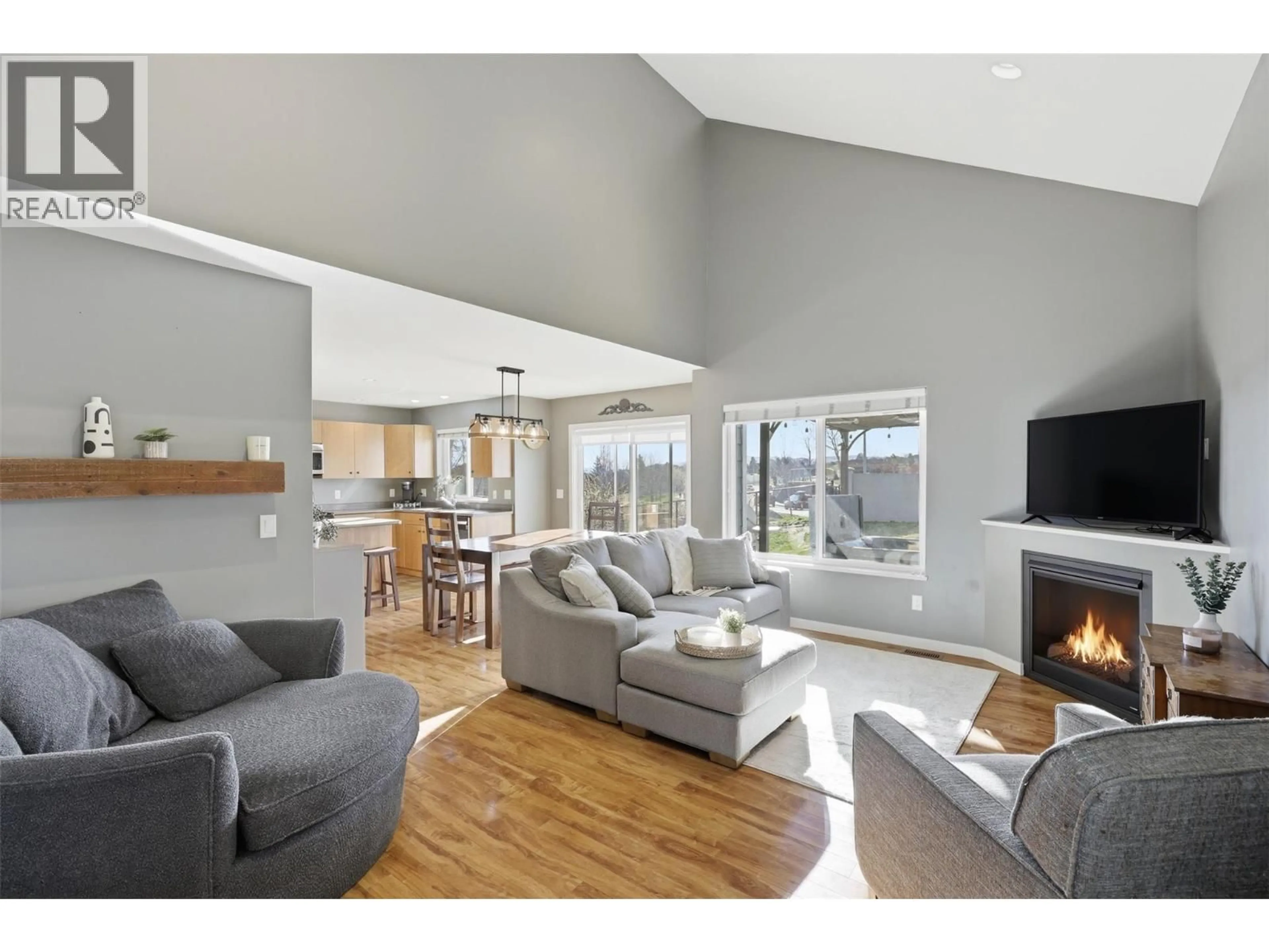 Living room with furniture, unknown for 7 - 1250 ABERDEEN DRIVE, Kamloops British Columbia V1S0C1