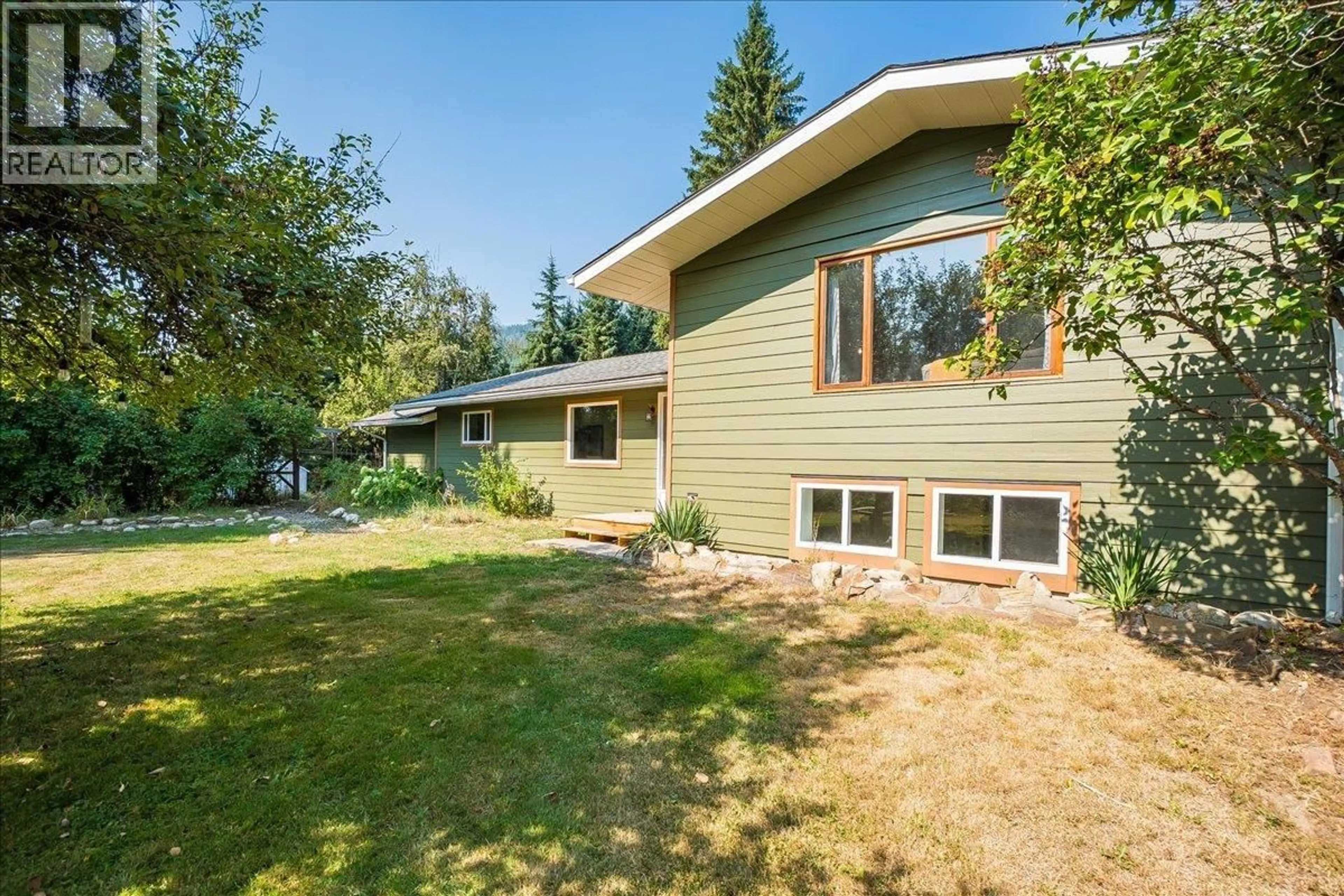 A pic from outside/outdoor area/front of a property/back of a property/a pic from drone, unknown for 3710 LADYBIRD ROAD, Krestova British Columbia V0G1H2