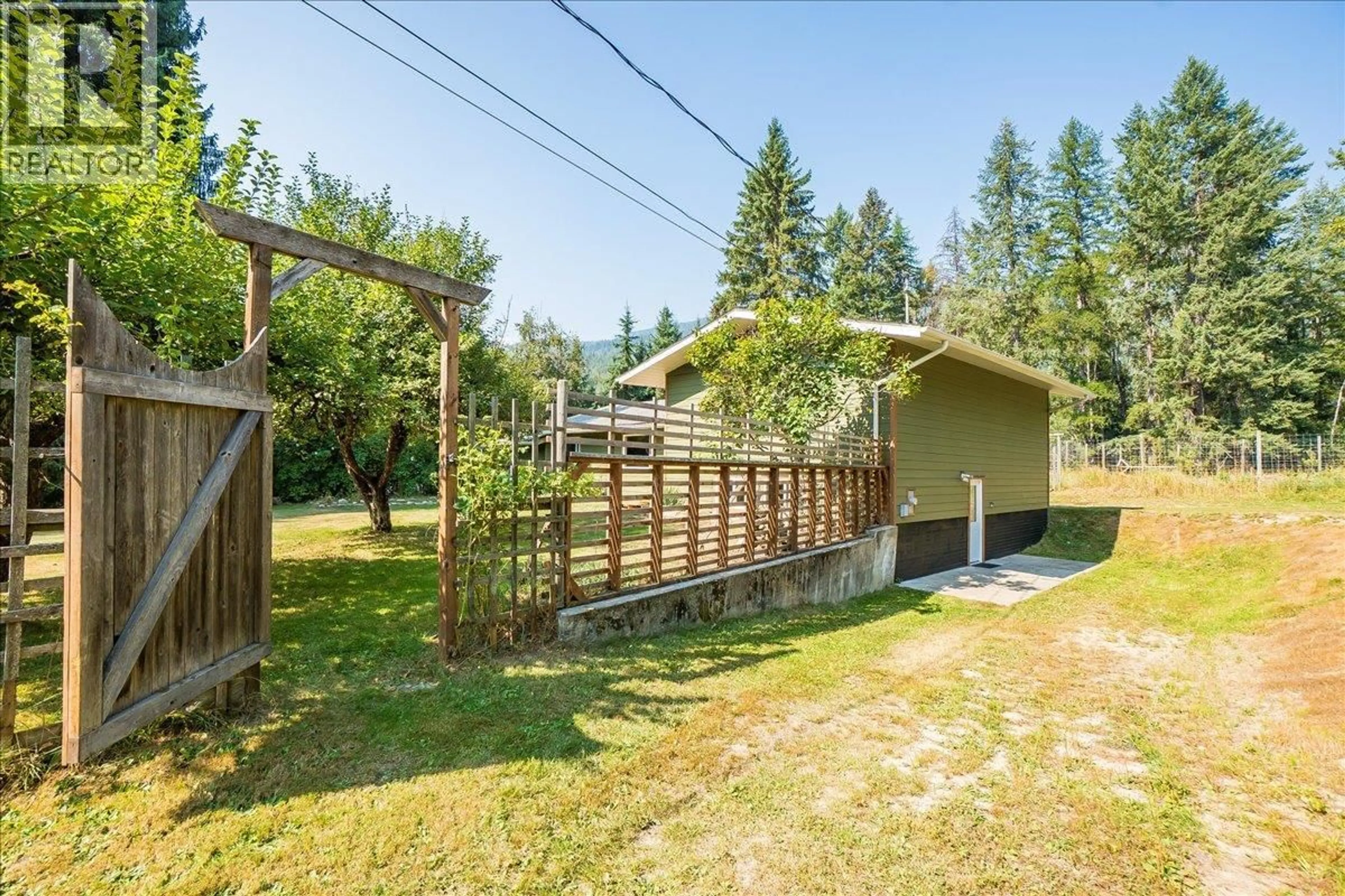 Patio, unknown for 3710 LADYBIRD ROAD, Krestova British Columbia V0G1H2