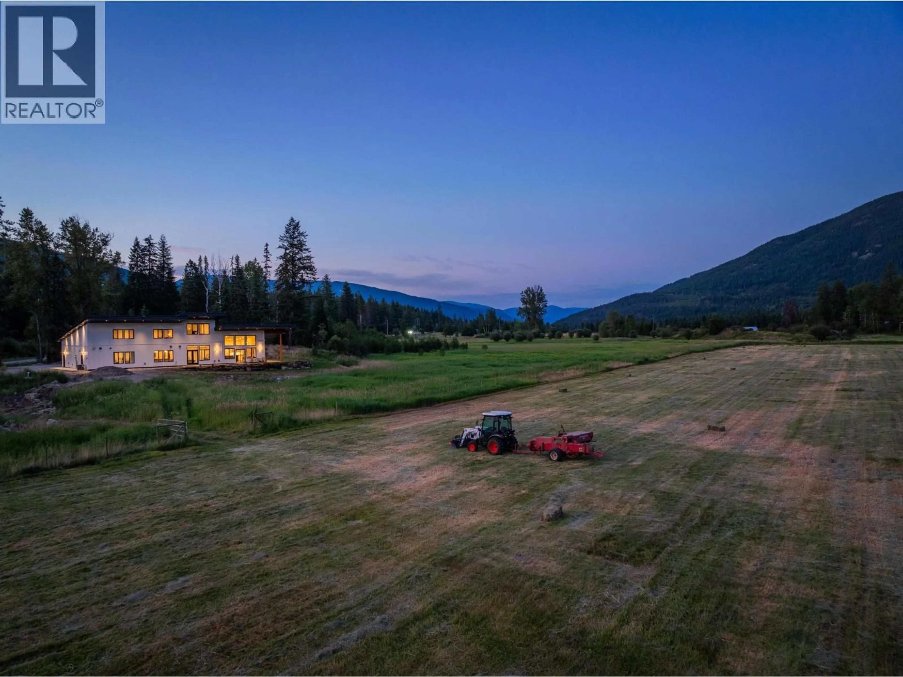 A pic from outside/outdoor area/front of a property/back of a property/a pic from drone, mountain view for 2335 PASS CREEK ROAD, Castlegar British Columbia v1n4t4