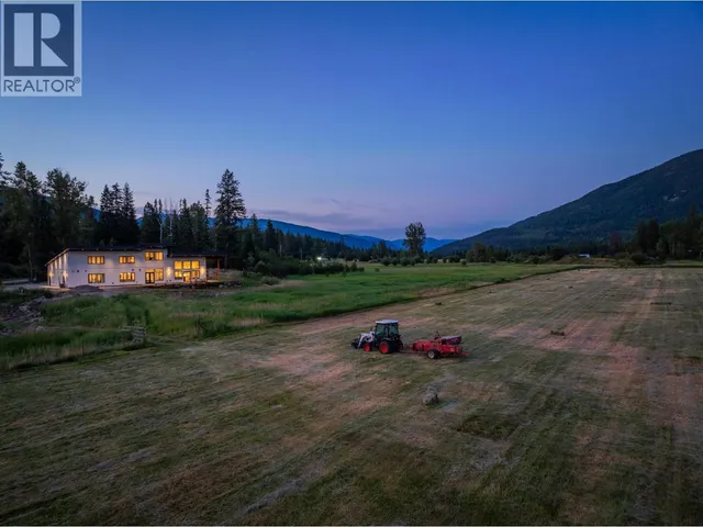 2335 PASS CREEK ROAD, Castlegar 2